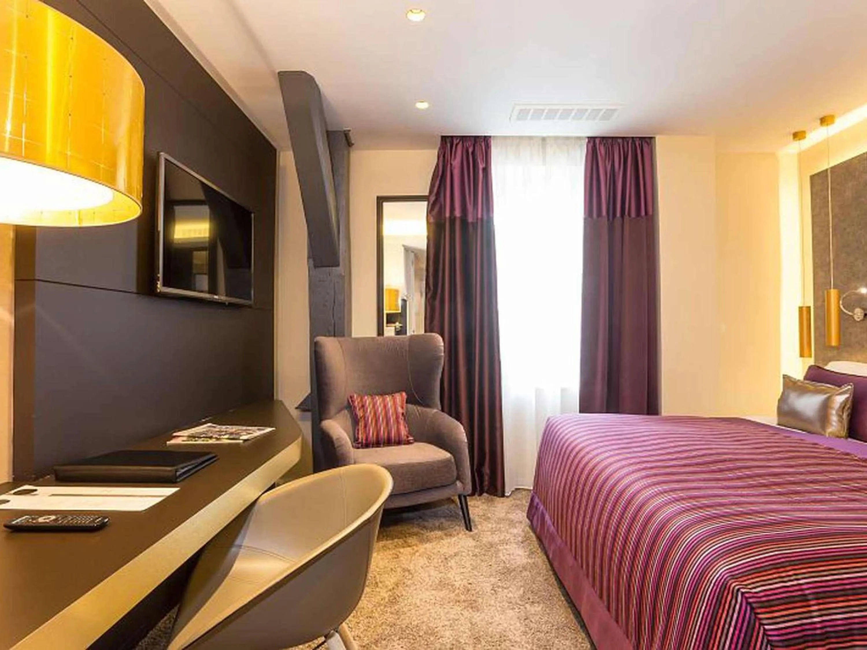 Other, Bed in Grand Hôtel La Cloche Dijon - MGallery Collection