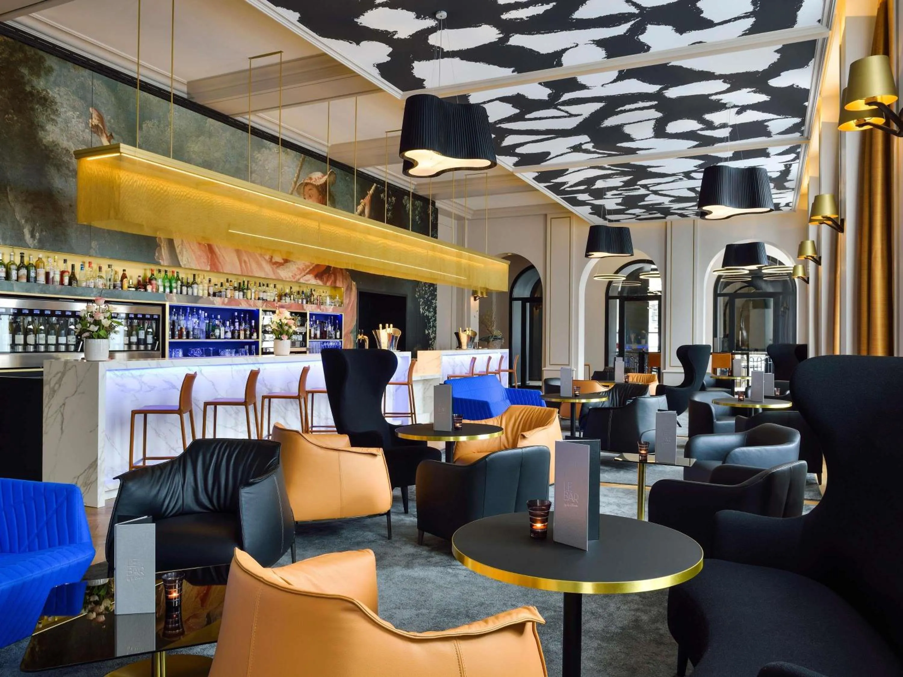 Lounge or bar in Grand Hôtel La Cloche Dijon - MGallery Collection