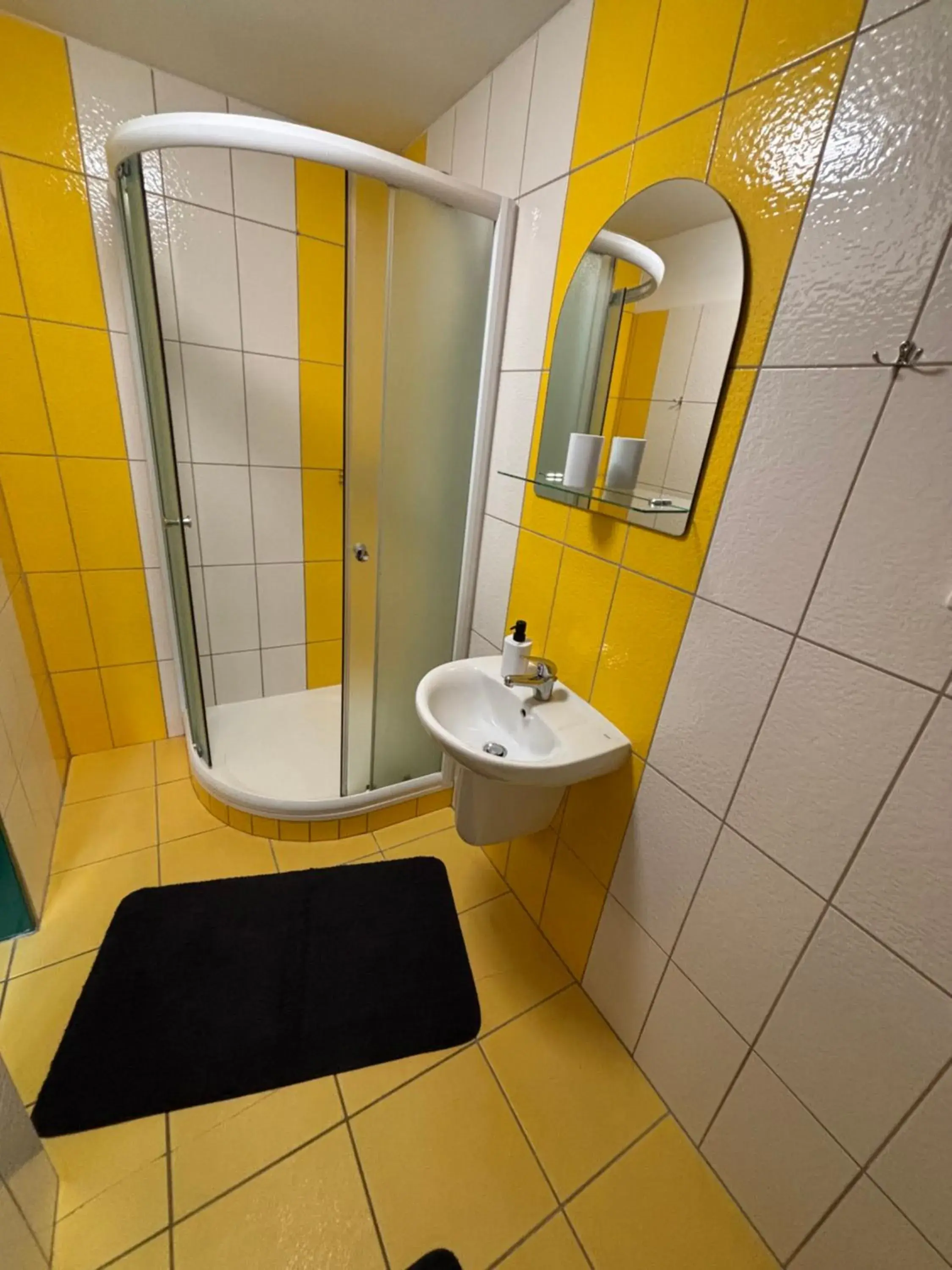 Double Room with Balcony - single occupancy in Penzion a autokemp Wolf Double Room with Balcony - single occupancy in Penzion a autokemp Wolf