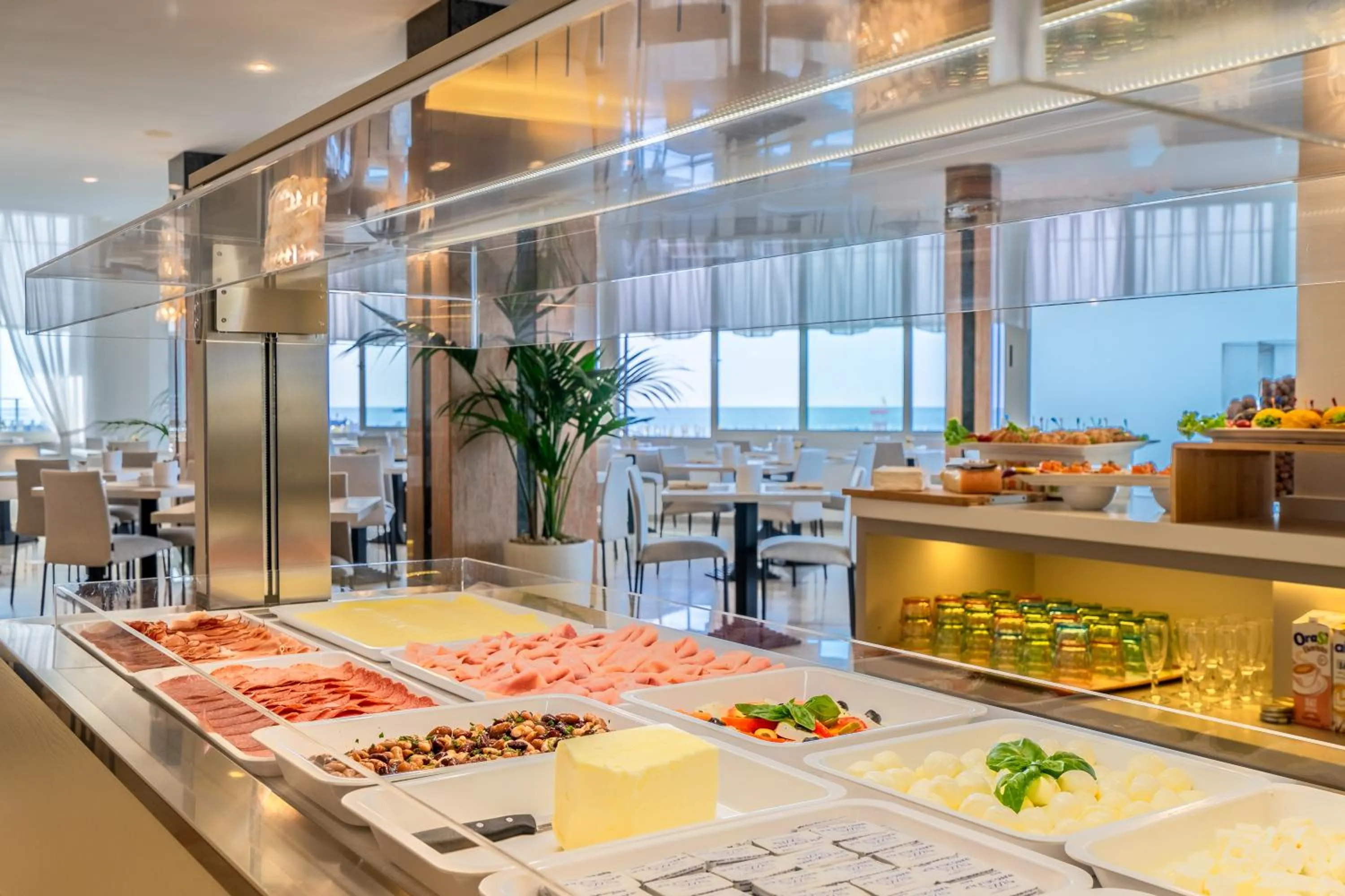 Food and drinks in Hotel Montecarlo 3 Stelle Superior