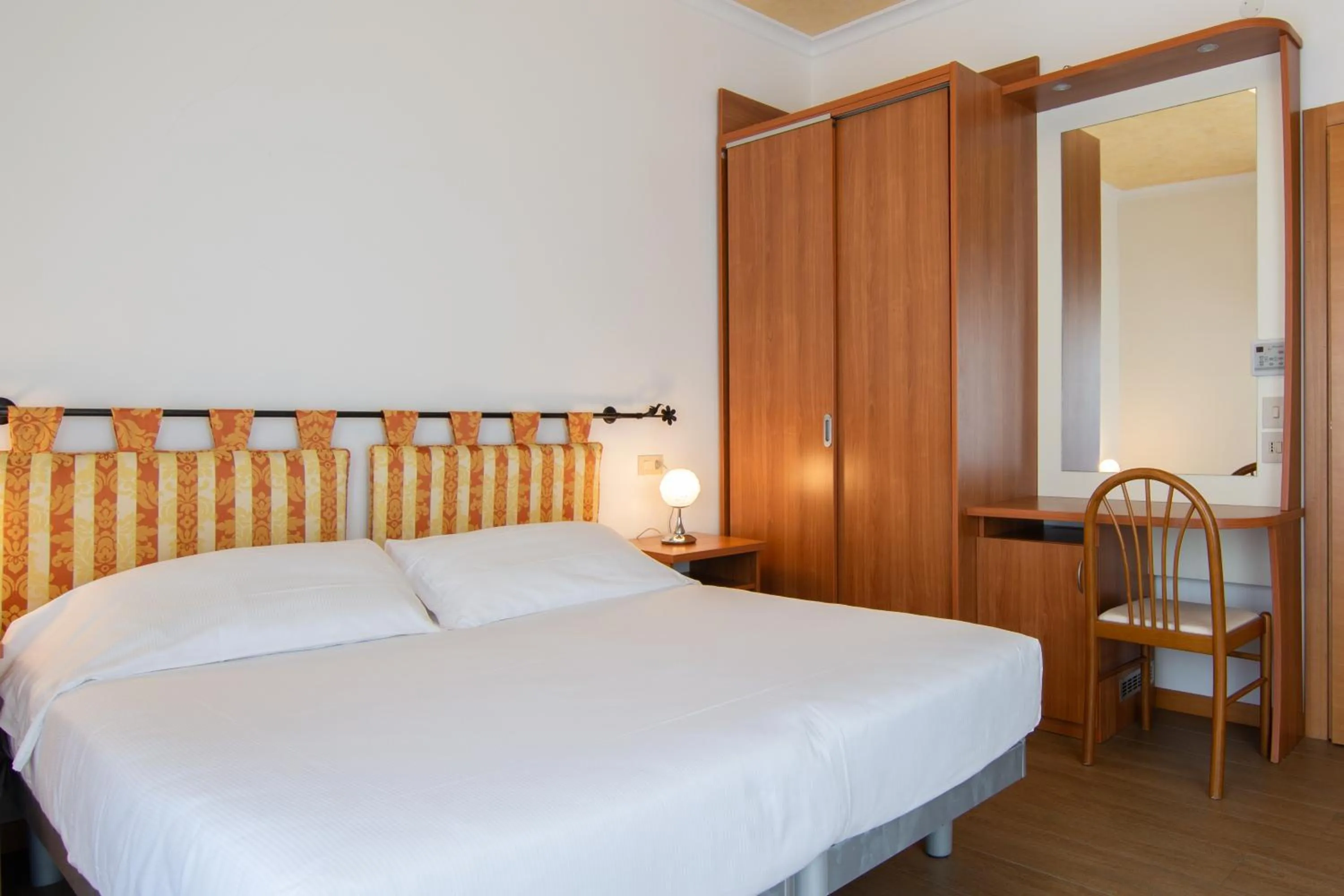 Bed in Hotel Montecarlo 3 Stelle Superior