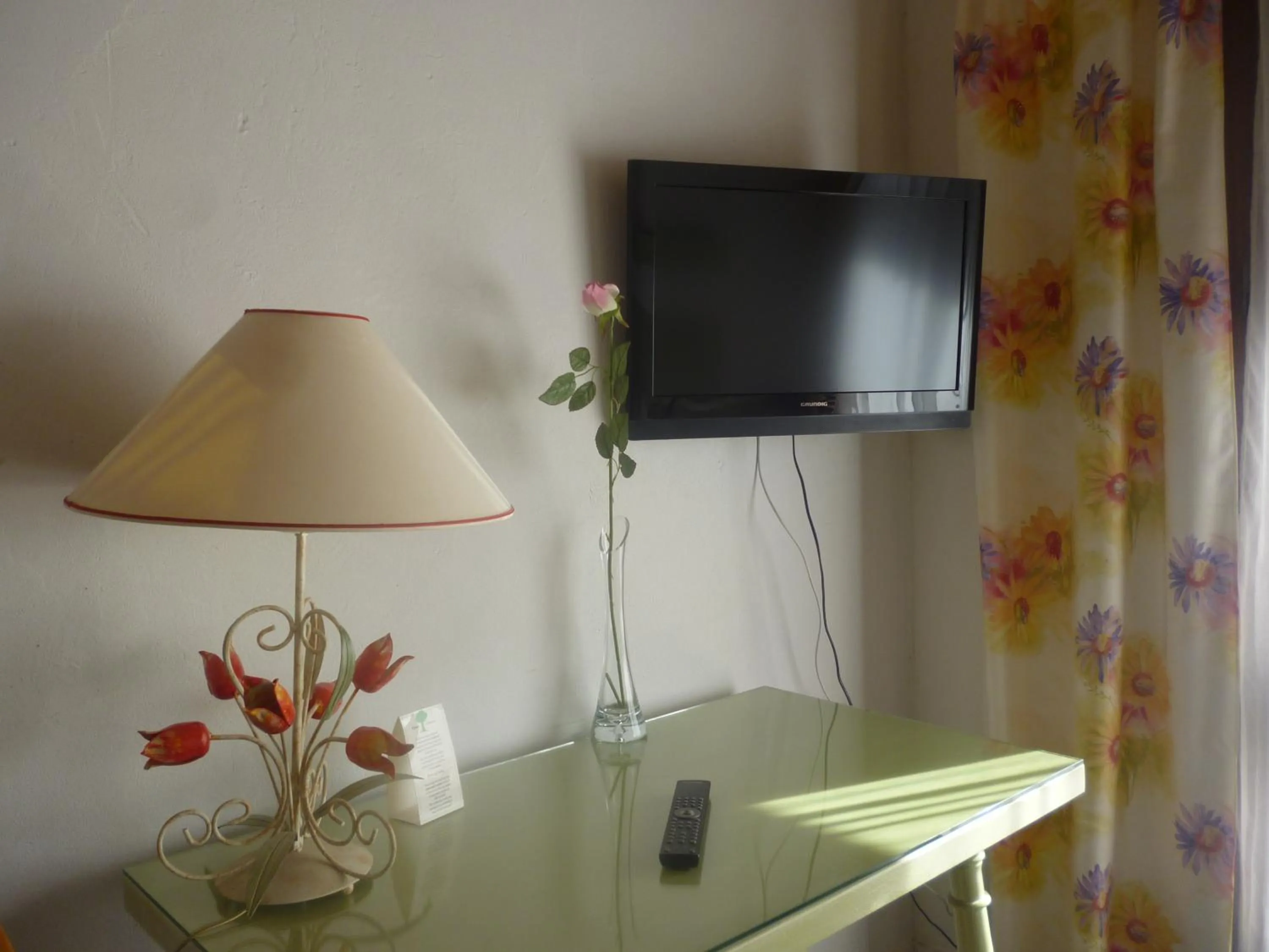 Bedroom in Hotel Le Mas Fleuri