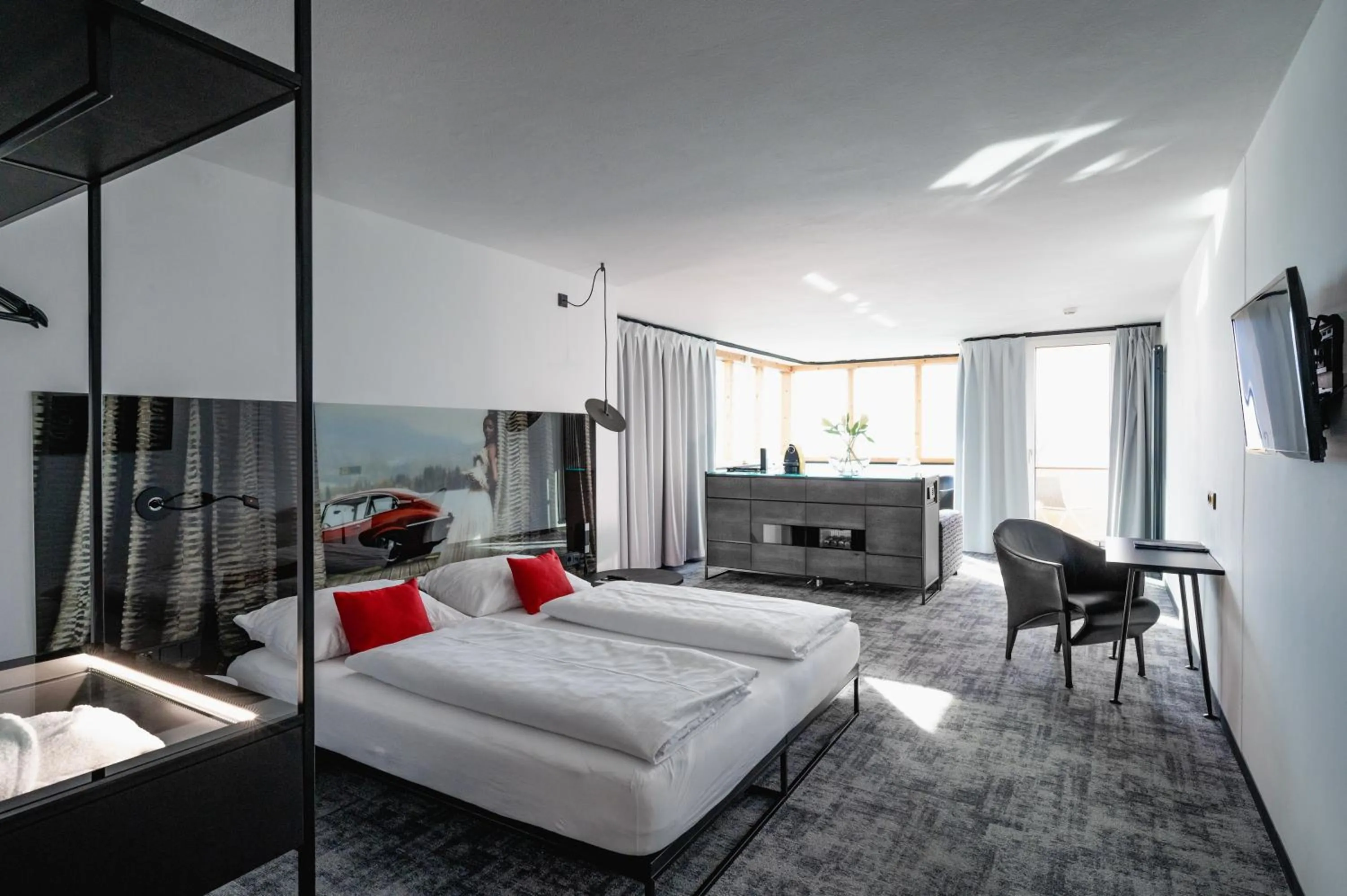 Photo of the whole room, Bed in Scalaria Sunset Wing