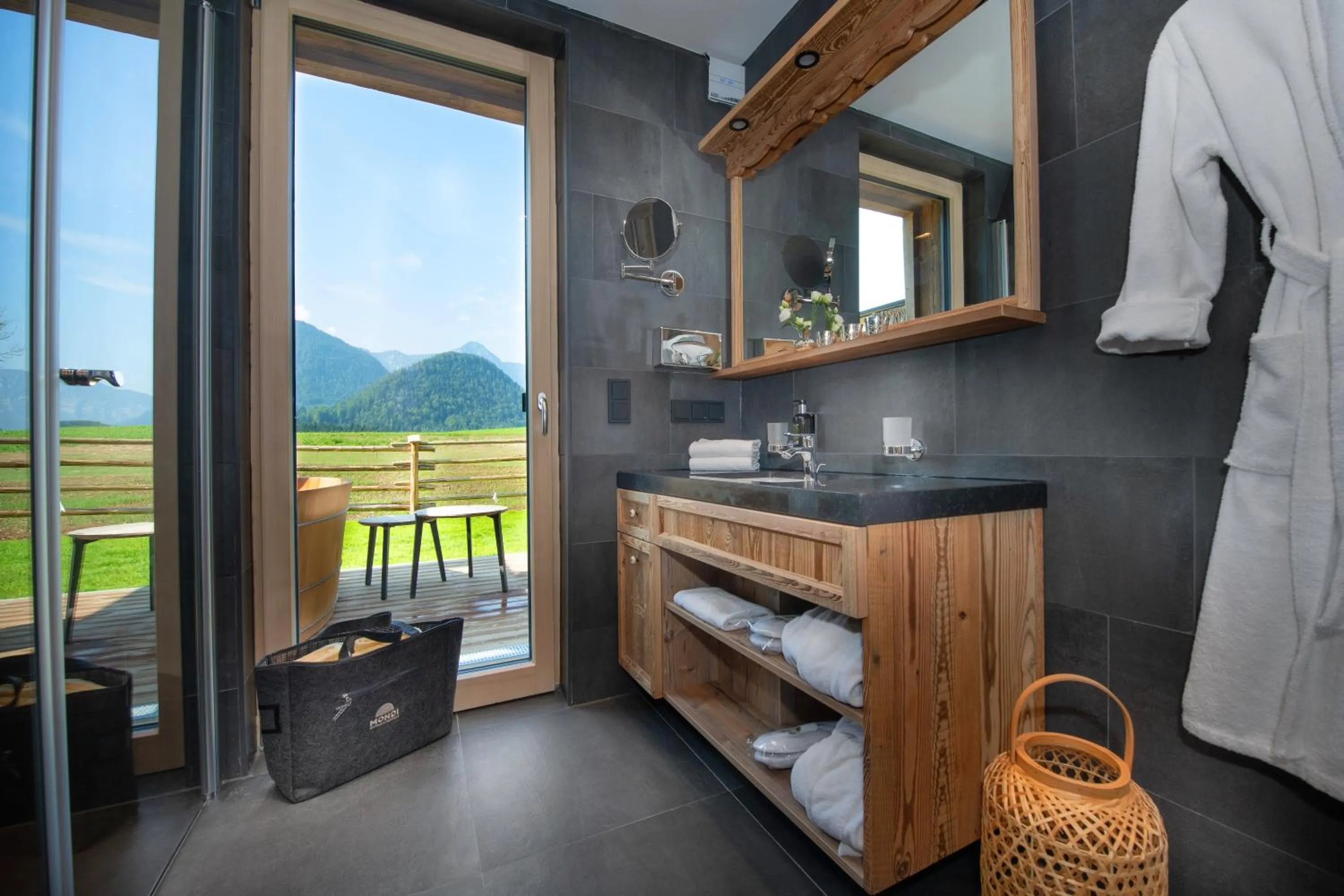 Bathroom in MONDI Chalets am Grundlsee