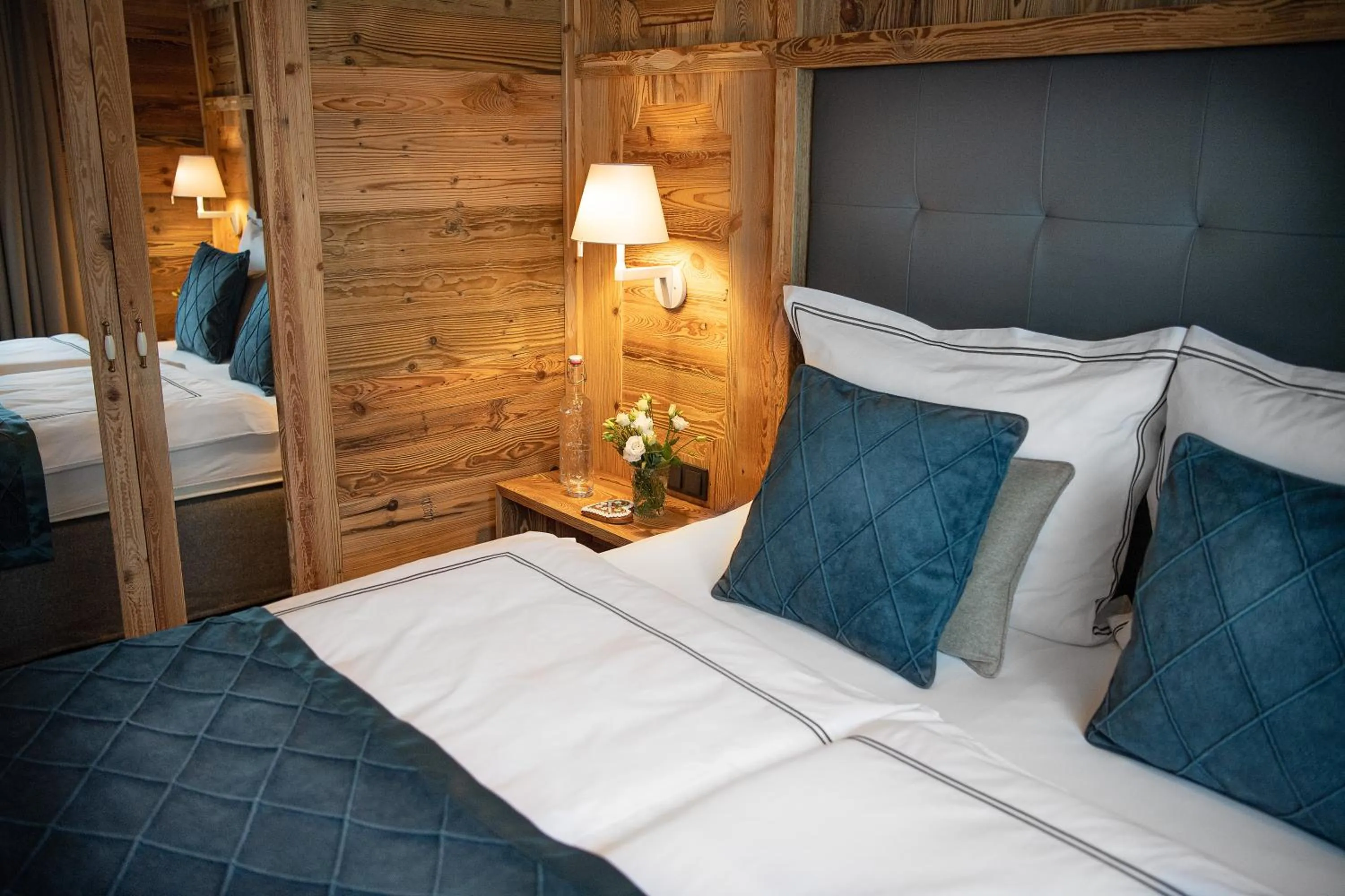 Bedroom, Bed in MONDI Chalets am Grundlsee