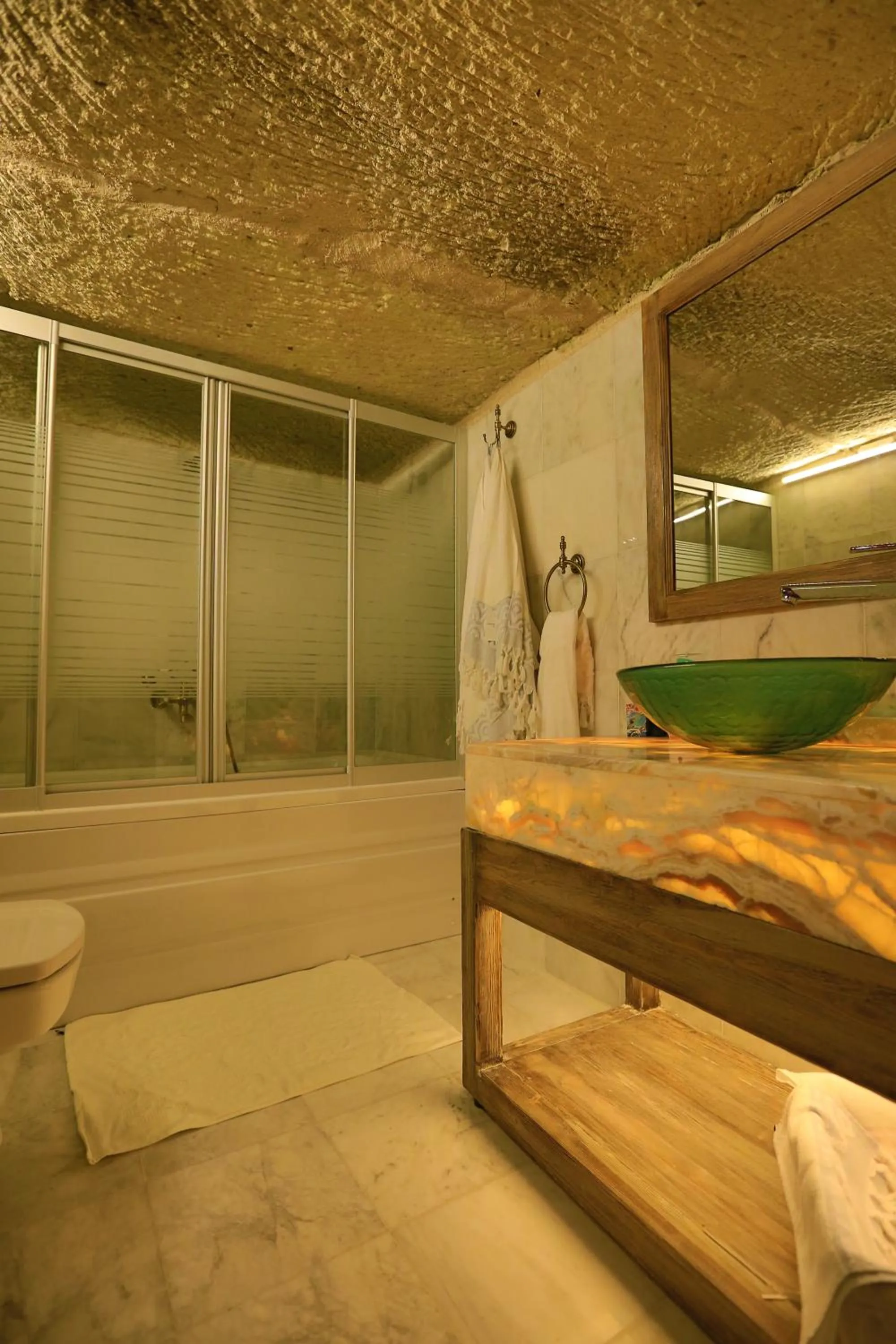 Bathroom in Iris Cave Cappadocia