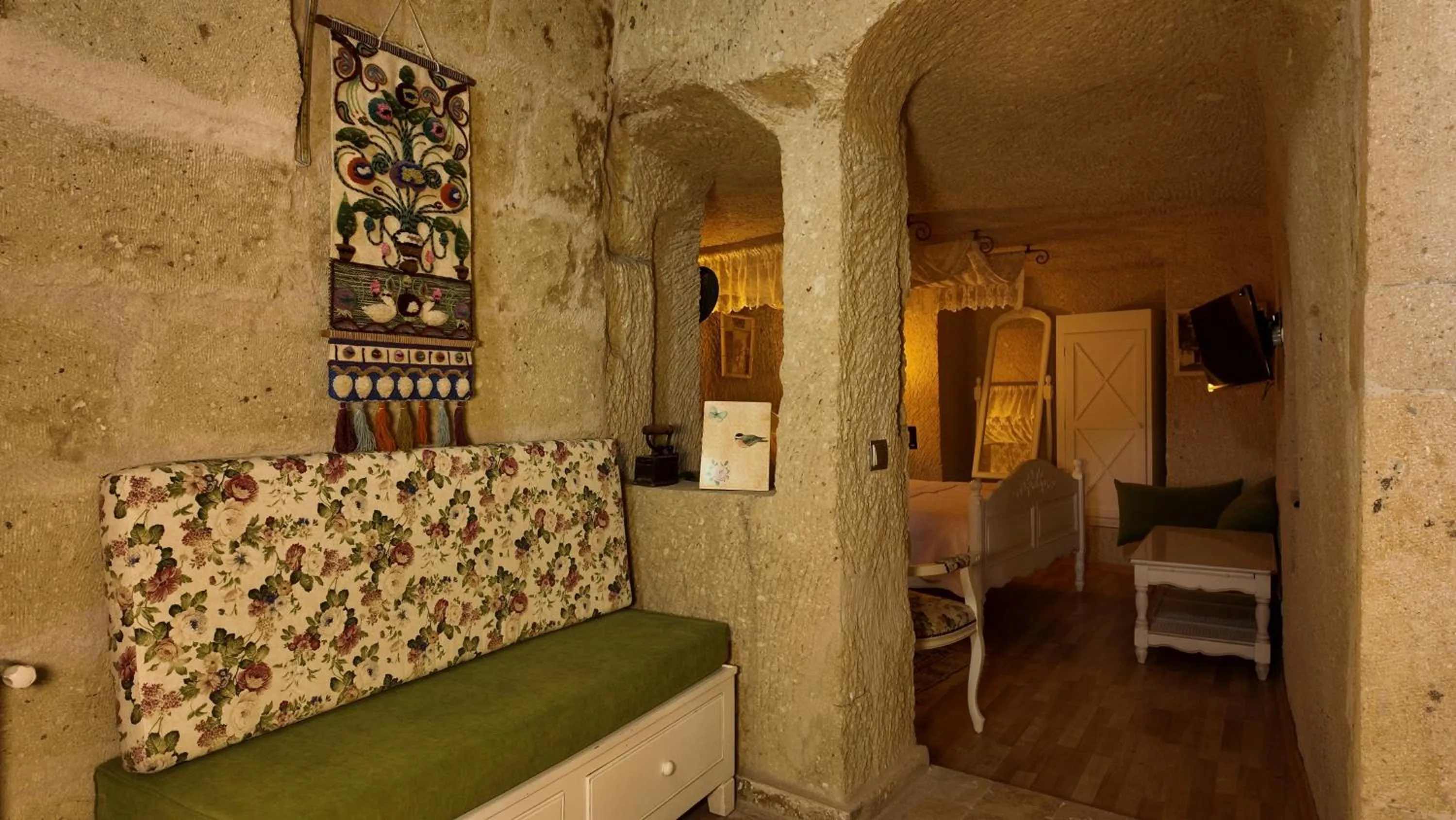 TV and multimedia, Bed in Iris Cave Cappadocia