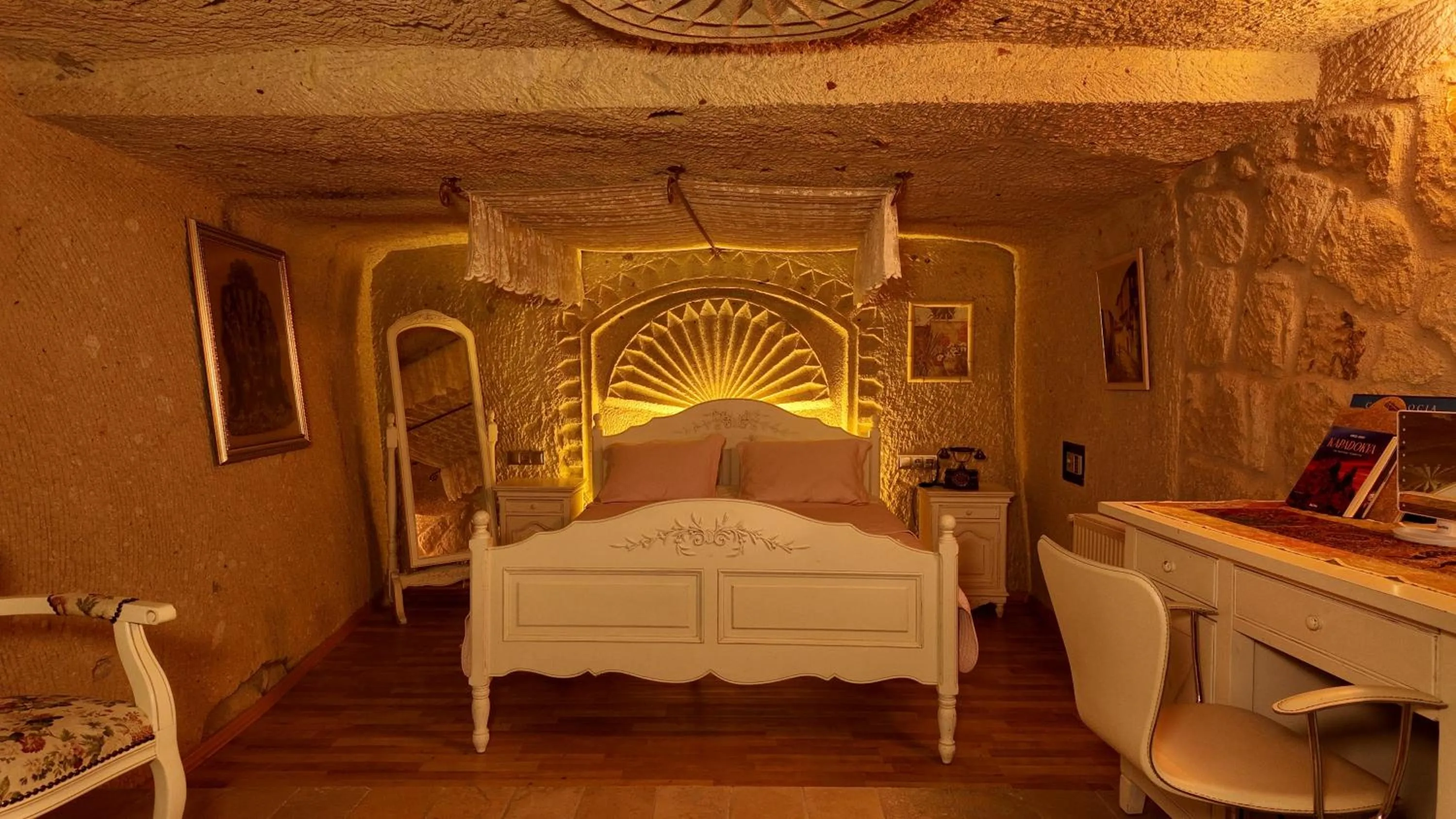 Bedroom, Bed in Iris Cave Cappadocia