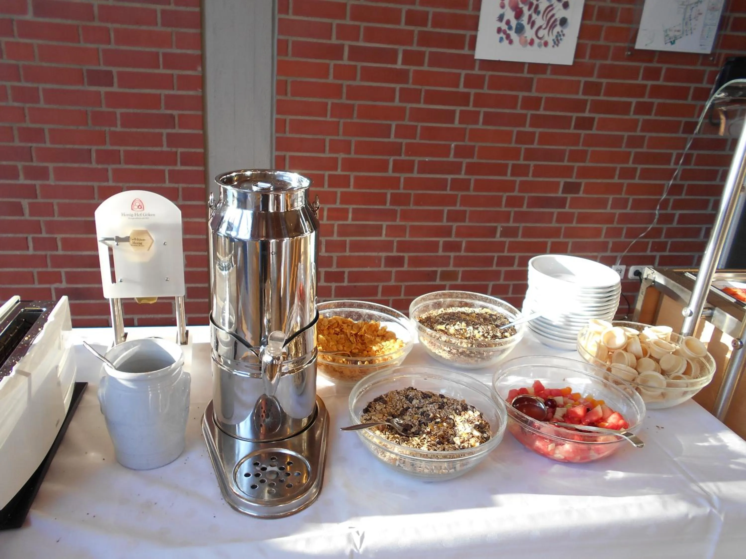 Buffet breakfast in Jugendherberge Bonn