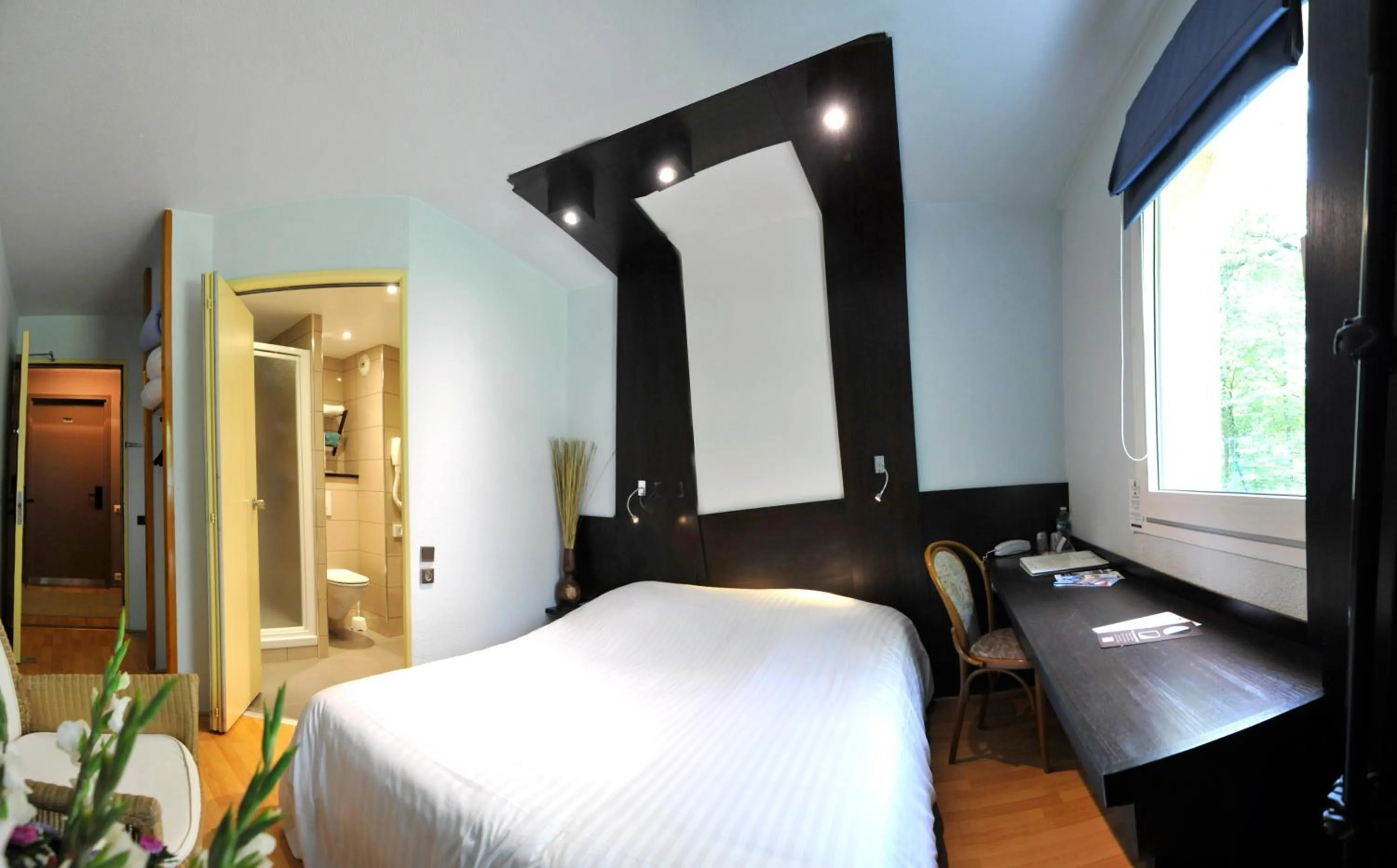 Bedroom, Bed in Logis Cottage Hotel