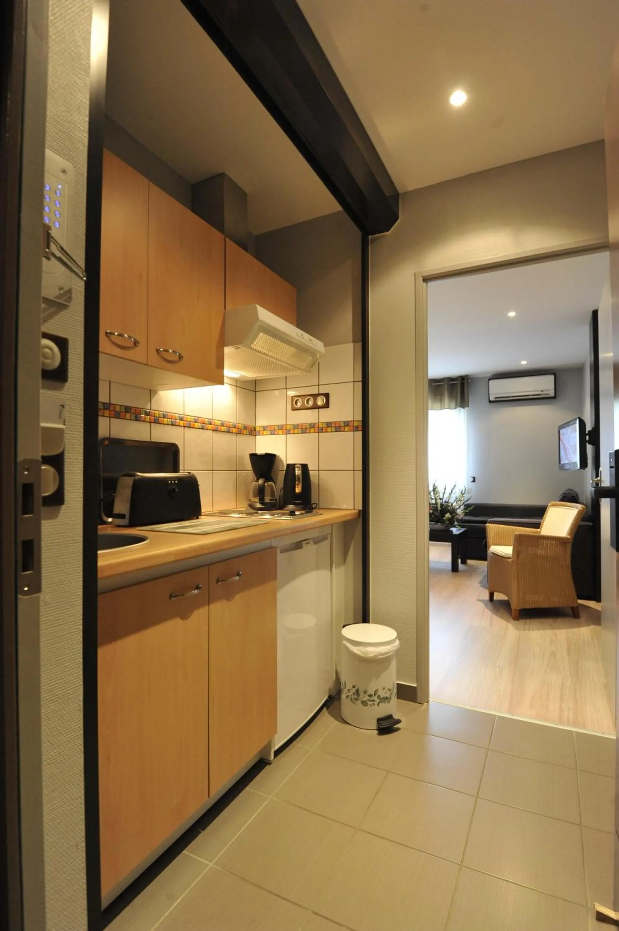 Kitchen or kitchenette in Logis Cottage Hotel