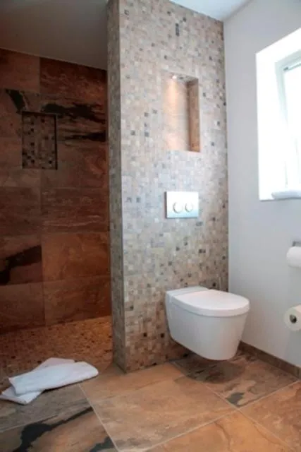 Shower in Krone Langenburg