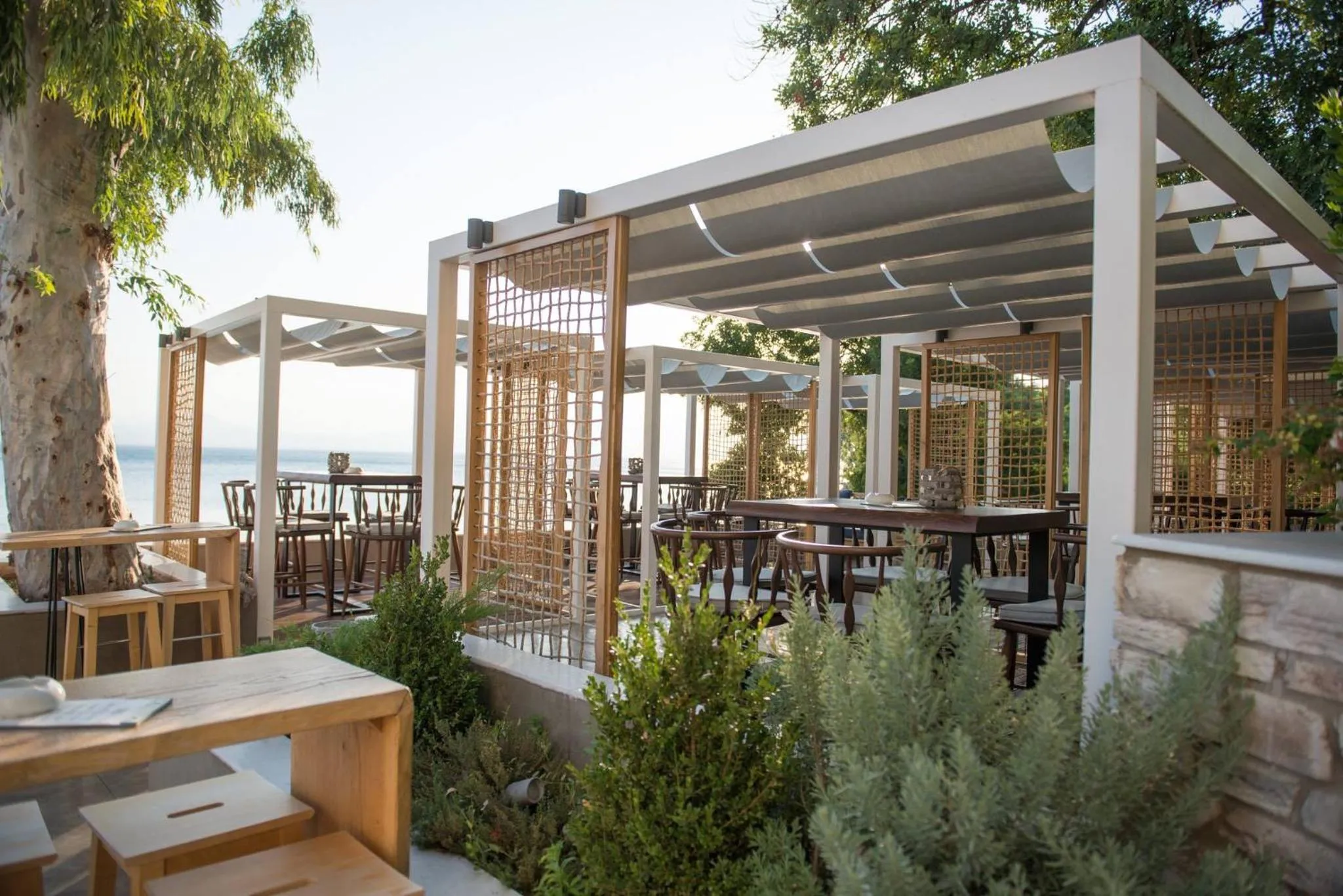 Restaurant/places to eat in Pefkaki Boutique Hotel Loutraki