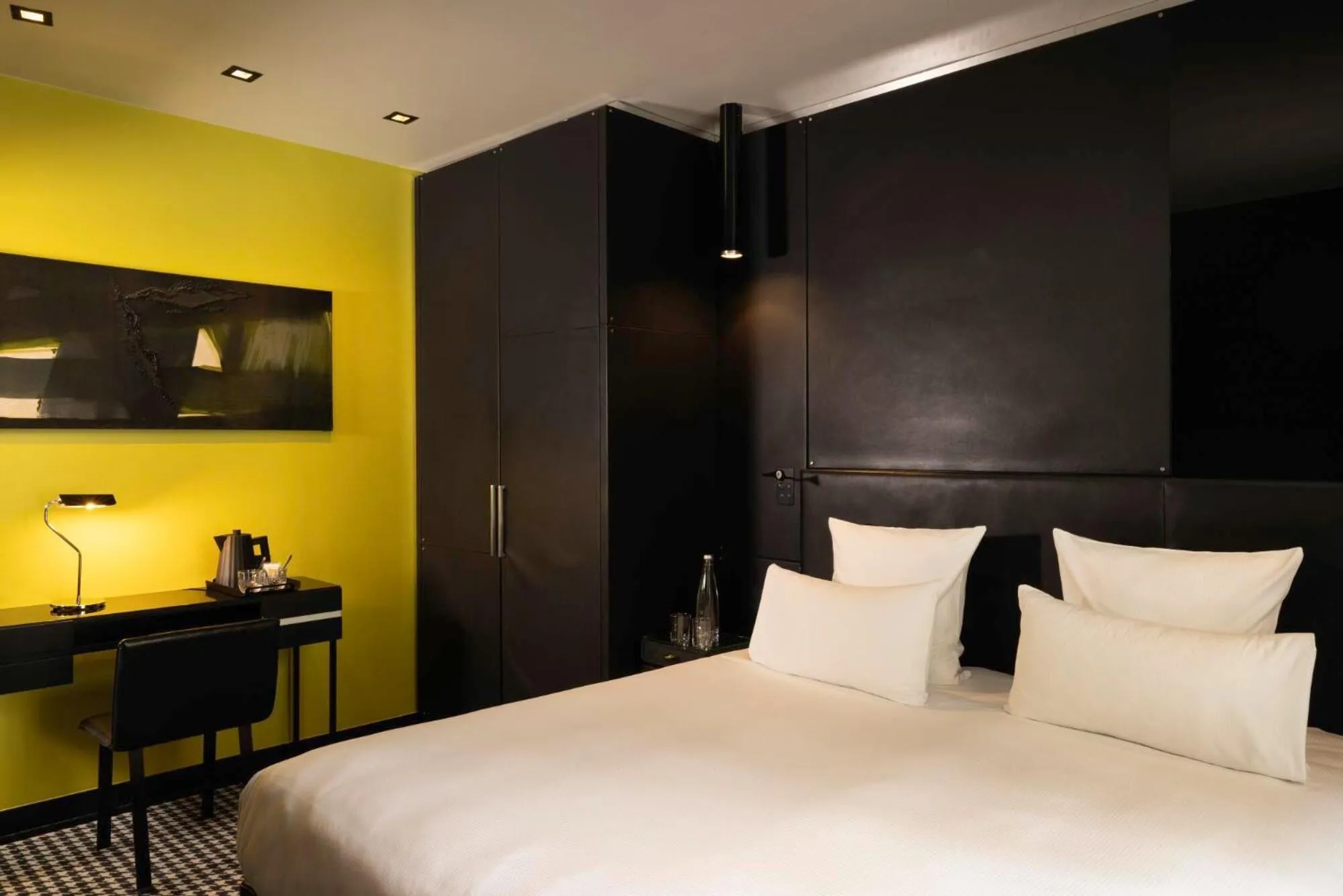 Bed in Hôtel Félicien & Spa