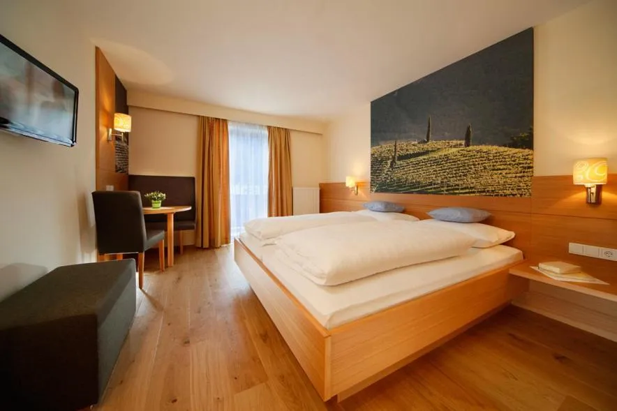 Day, Bed in Oberwirt Weisses Kreuz