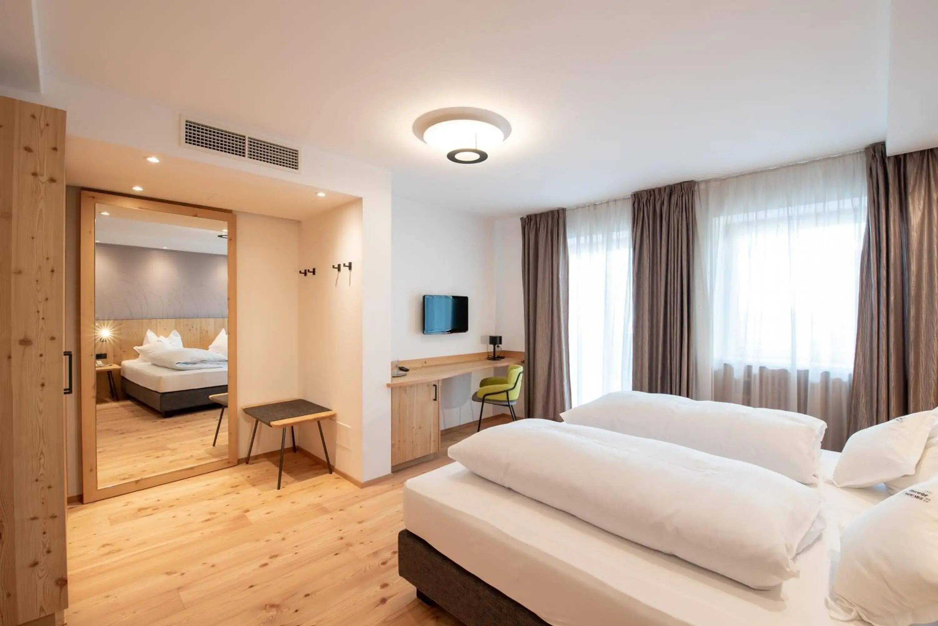 Double Room with Private Bathroom - single occupancy in Oberwirt Weisses Kreuz Double Room with Private Bathroom - single occupancy in Oberwirt Weisses Kreuz