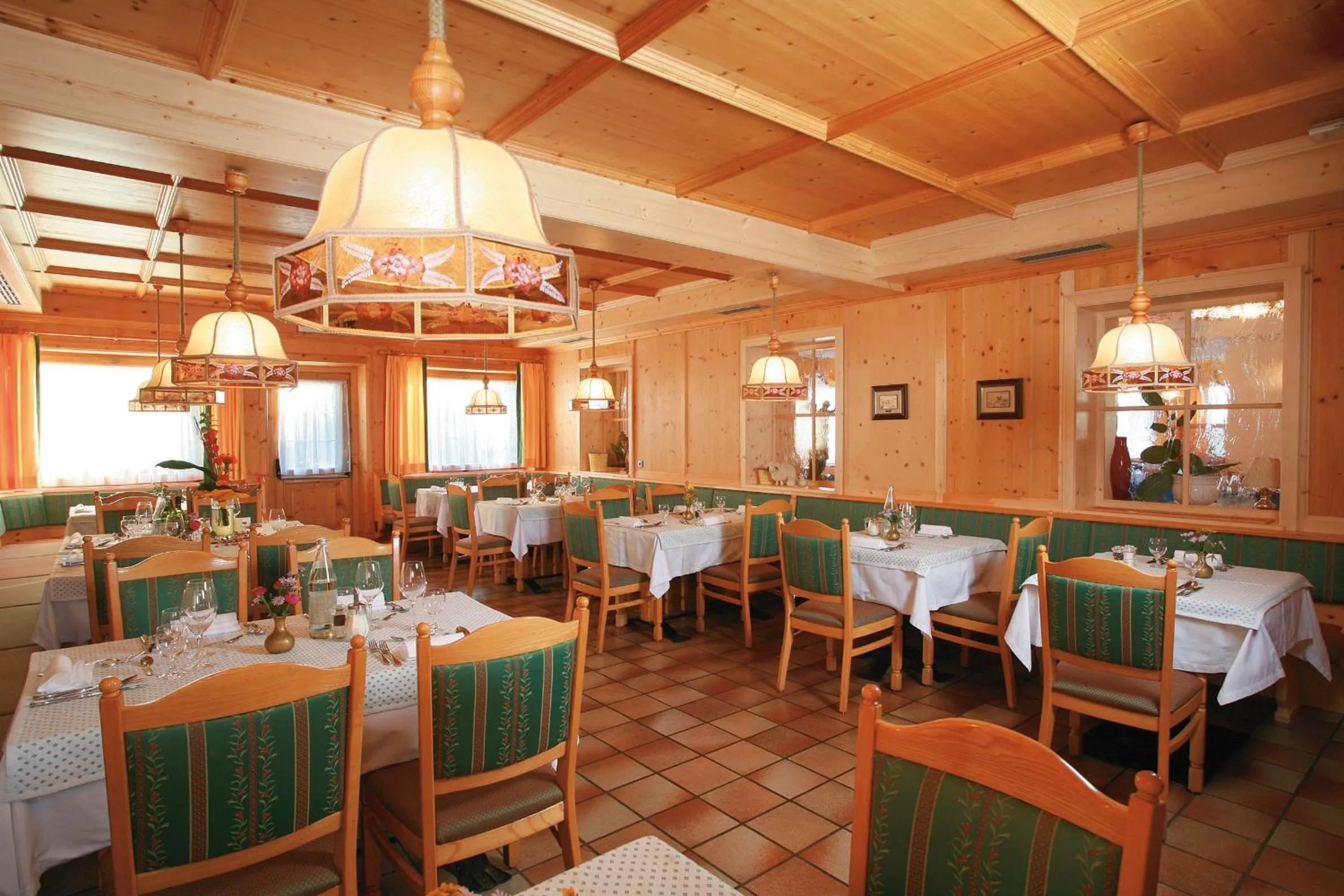 Restaurant/places to eat in Oberwirt Weisses Kreuz