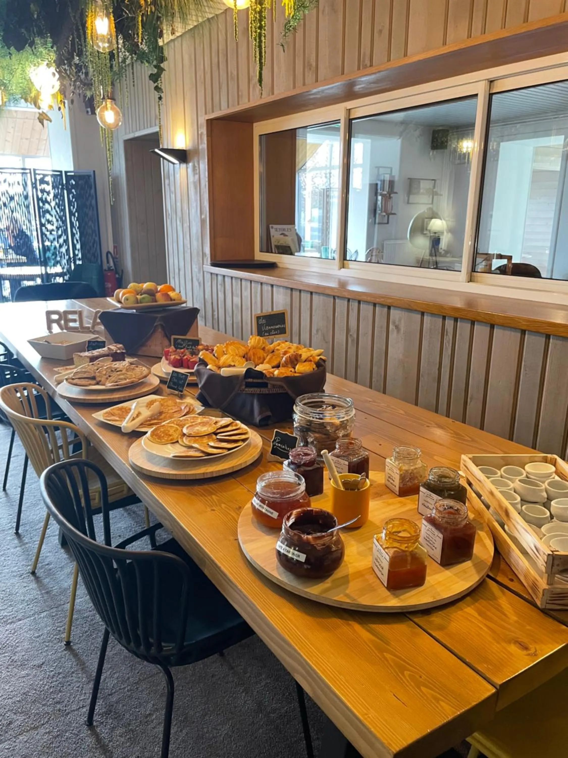 Breakfast in Hob Fort du Pré