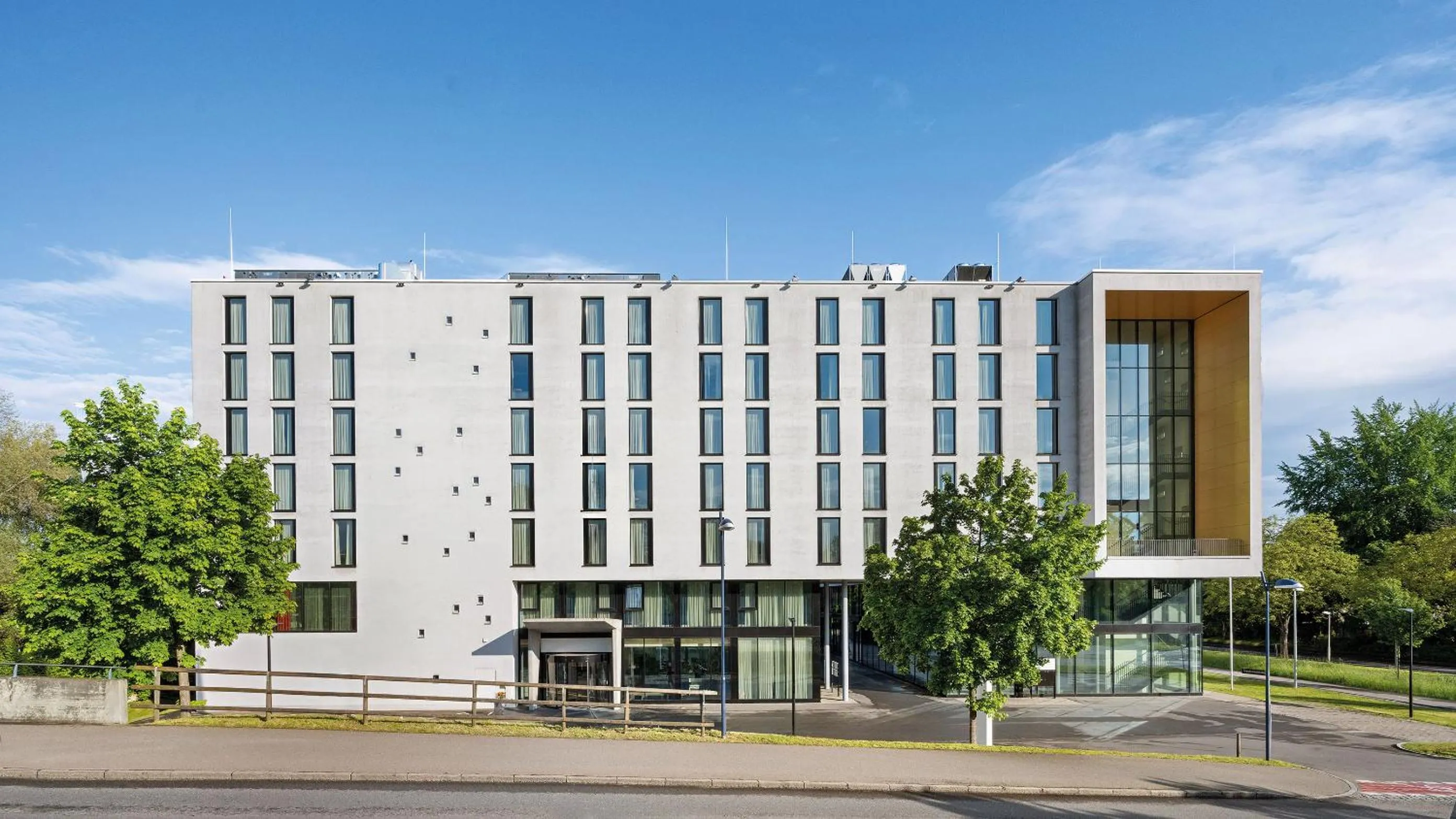 Property building in Hey Lou Hotel Friedrichshafen