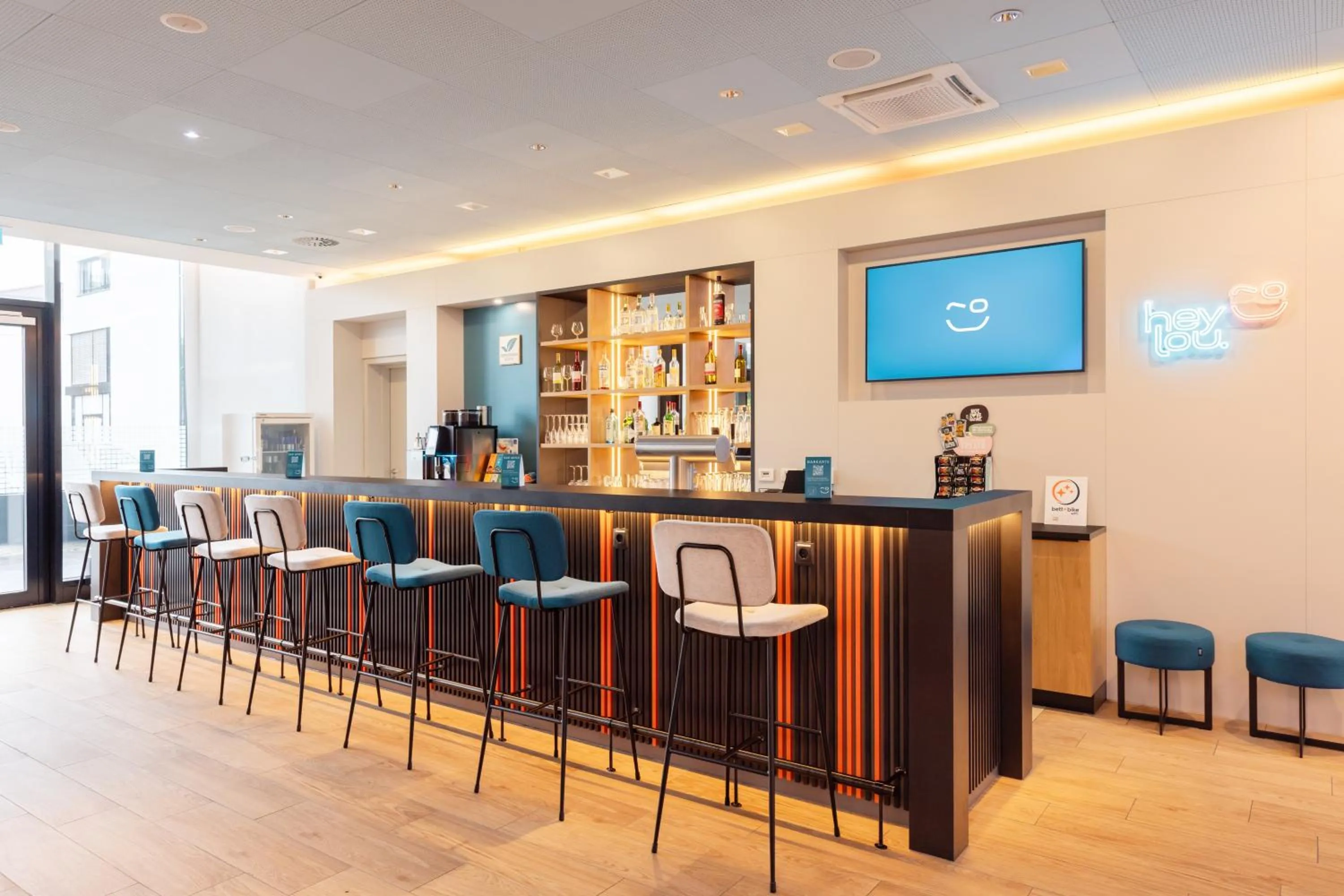 Lounge or bar in Hey Lou Hotel Friedrichshafen