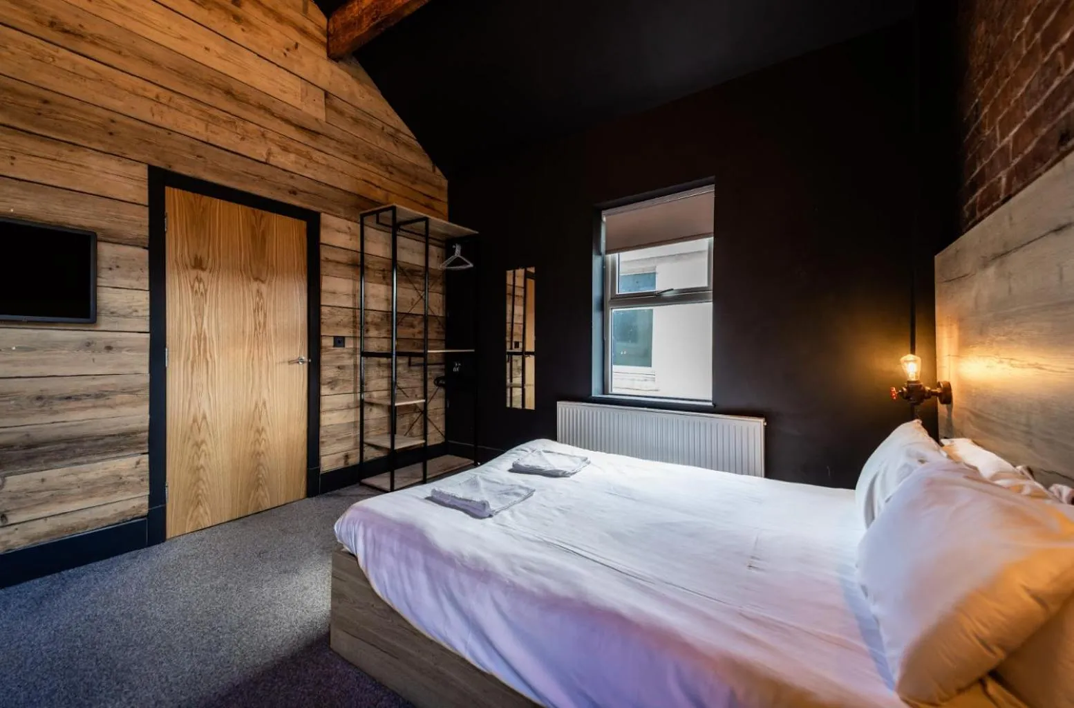 Bedroom, Bed in The Loft Sasco Apartments