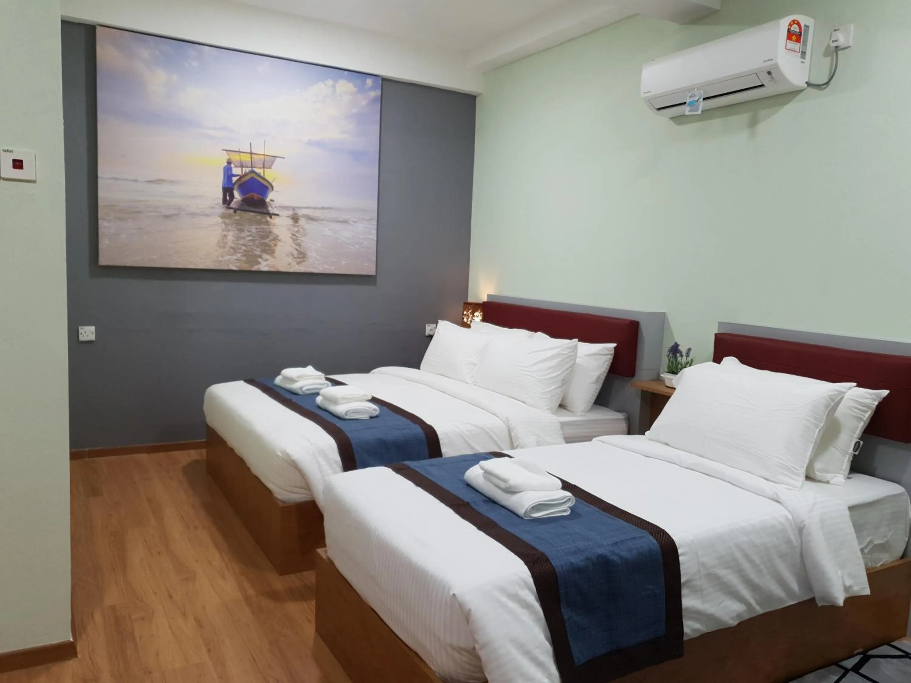 Photo of the whole room, Bed in Assalam Hotel