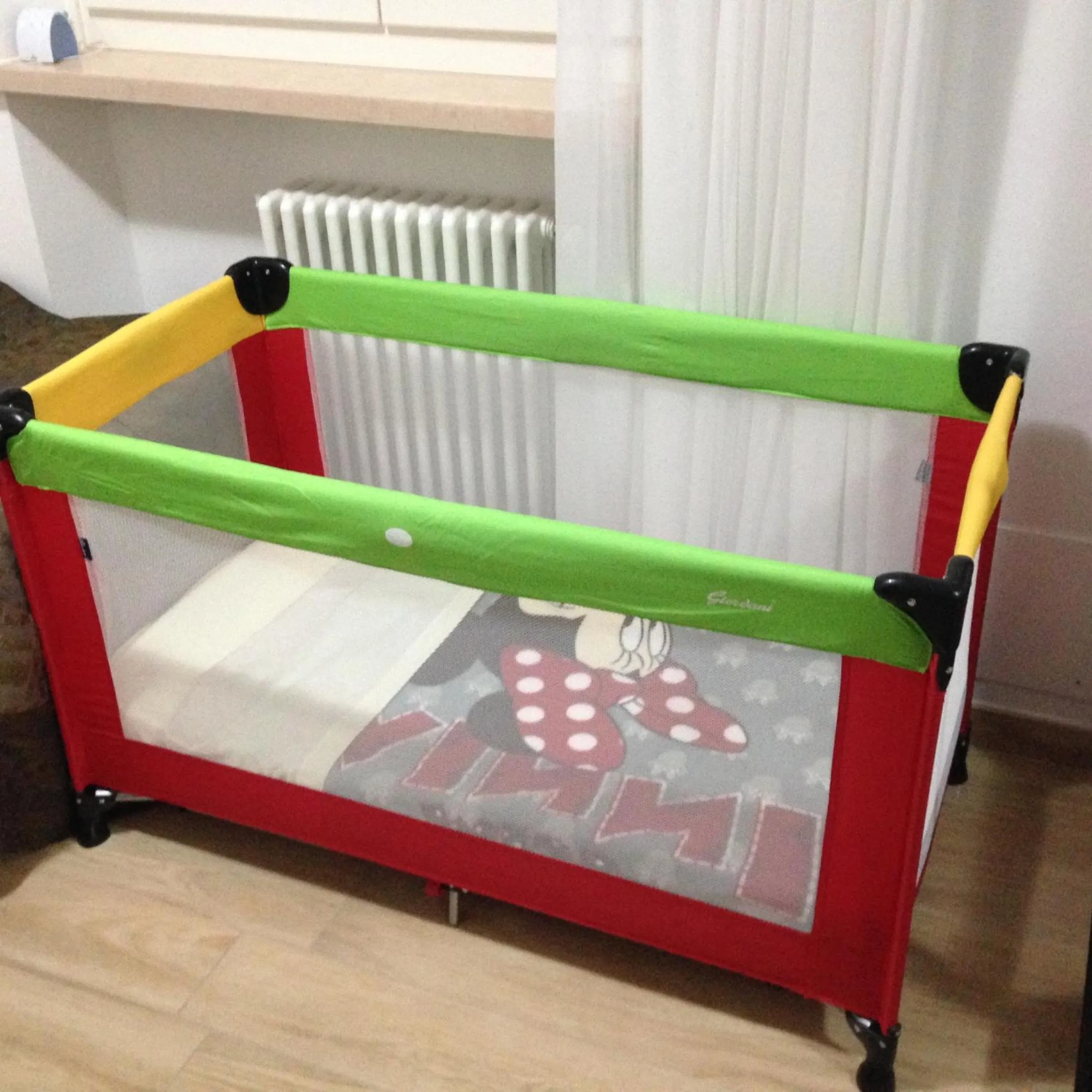 cot, Bed in Apartments Colombara Bardolino