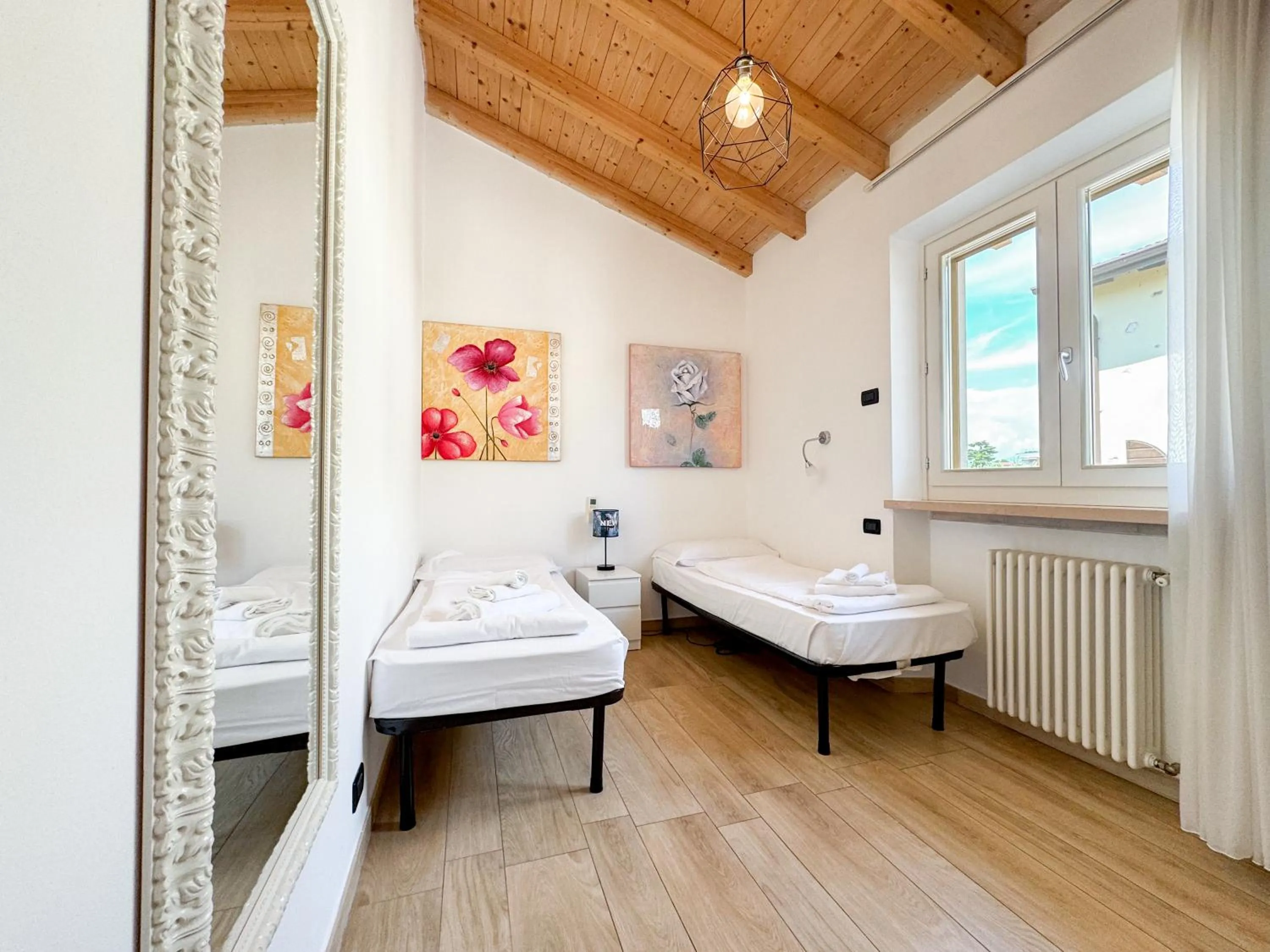 Bed in Apartments Colombara Bardolino