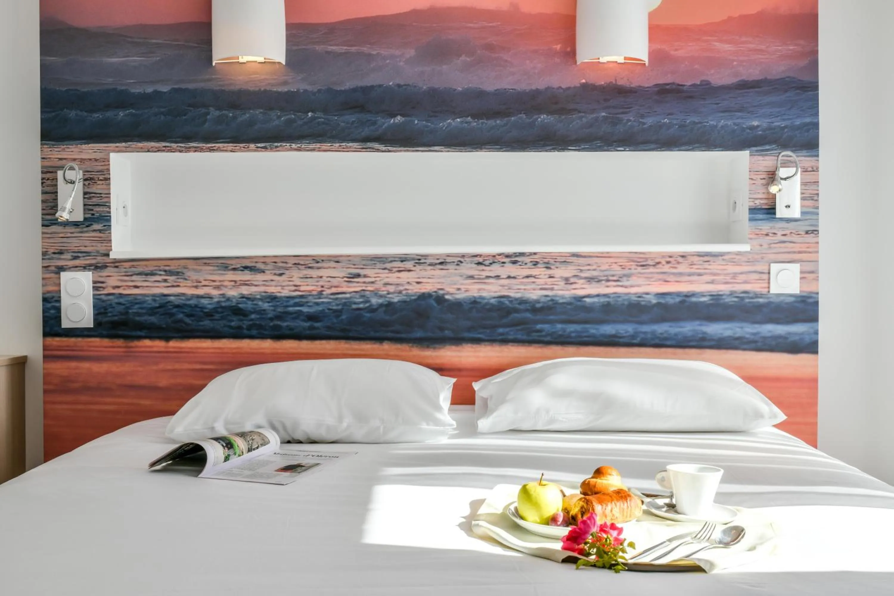 Bed in Les Vagues Hôtel Restaurant