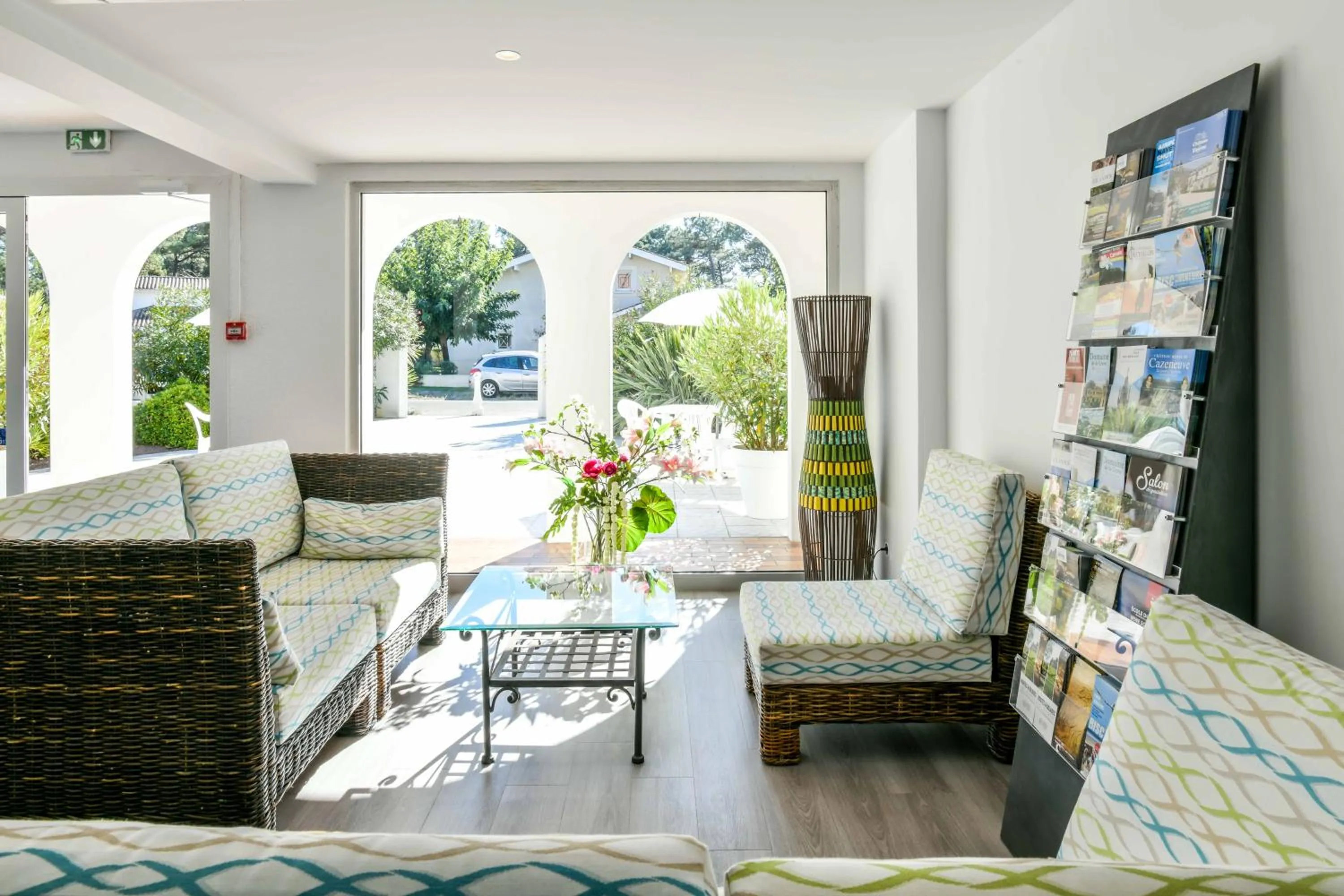 Lobby or reception in Les Vagues Hôtel Restaurant