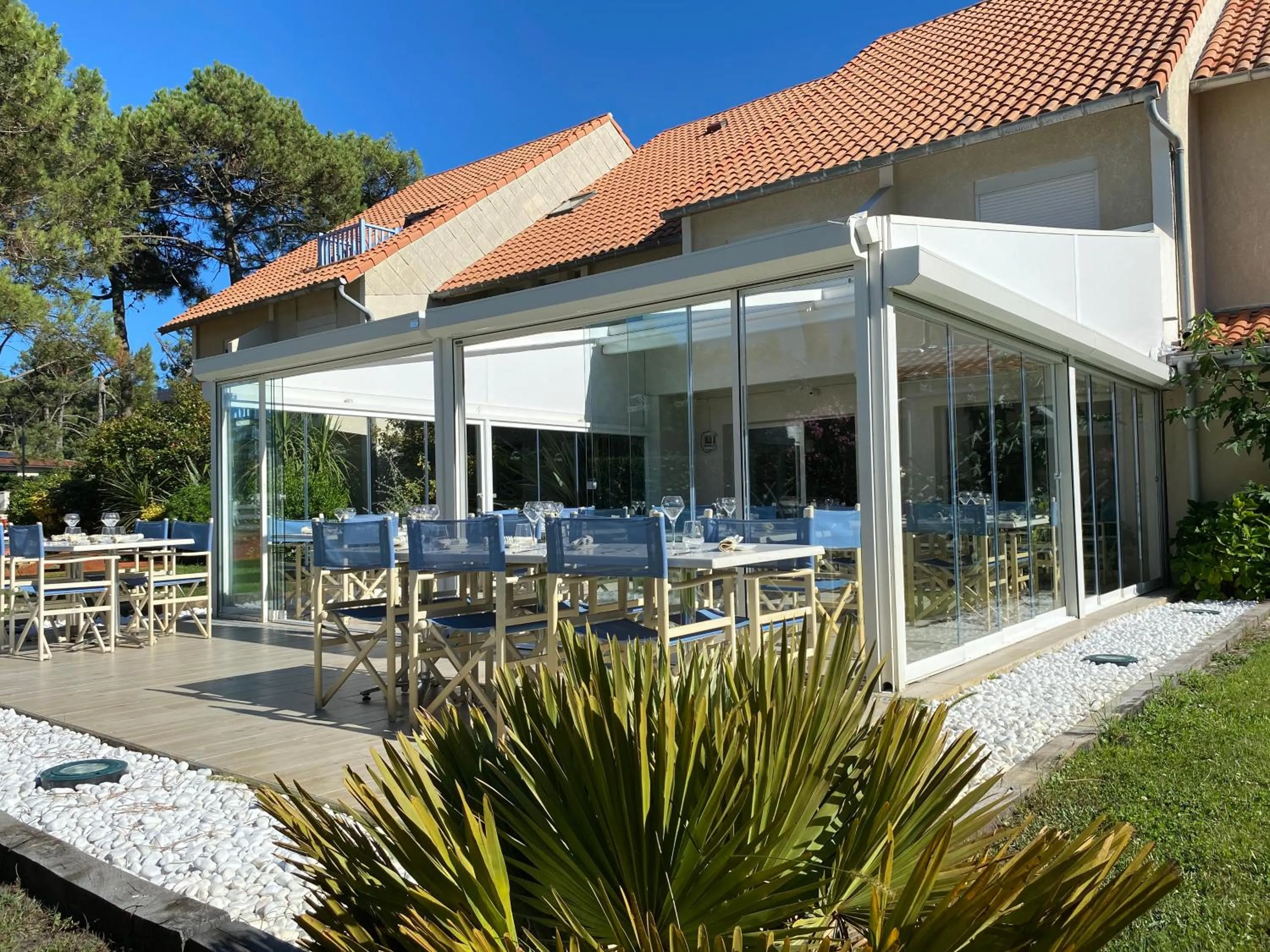 Restaurant/places to eat in Les Vagues Hôtel Restaurant