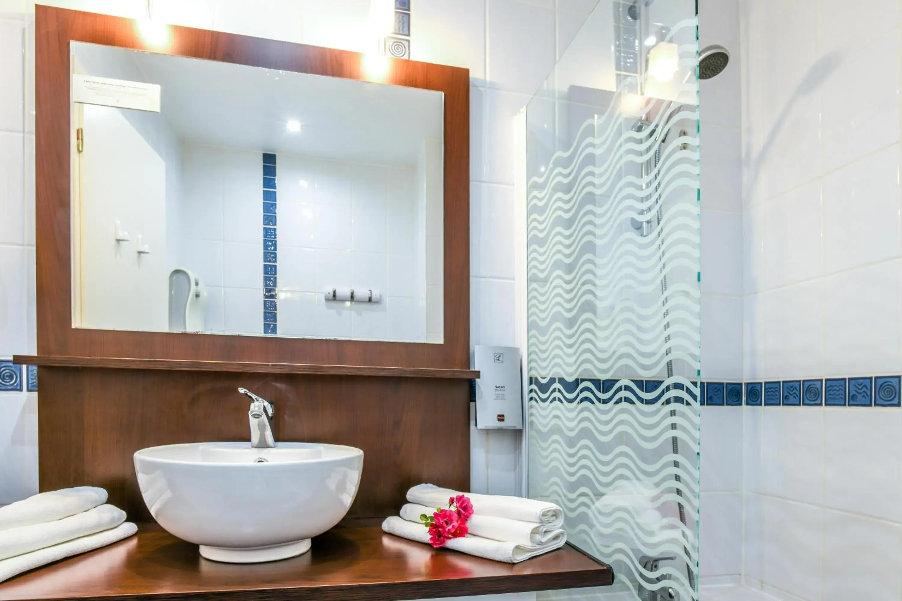 Superior Suite in Les Vagues Hôtel Restaurant Superior Suite in Les Vagues Hôtel Restaurant