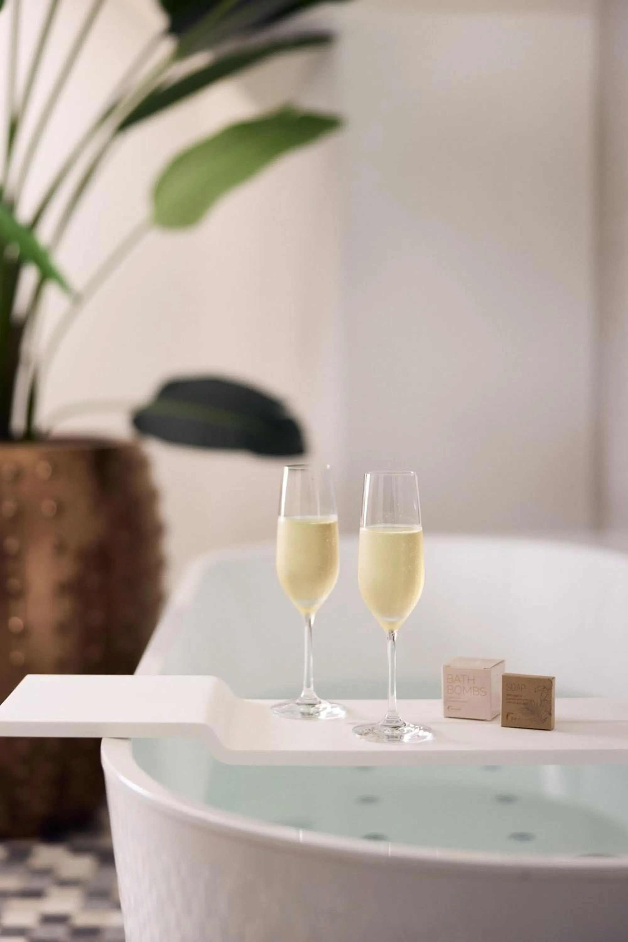 Bath in Van der Valk Hotel Mechelen