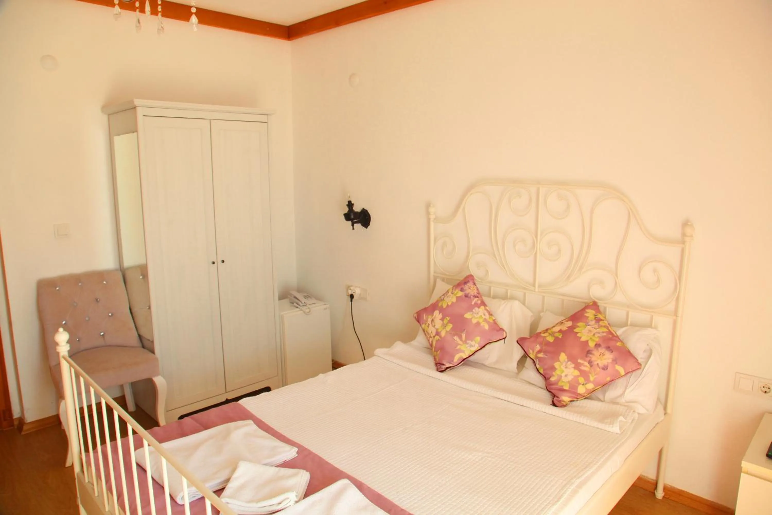 Bed in Kemerlihan Deluxe Hotel