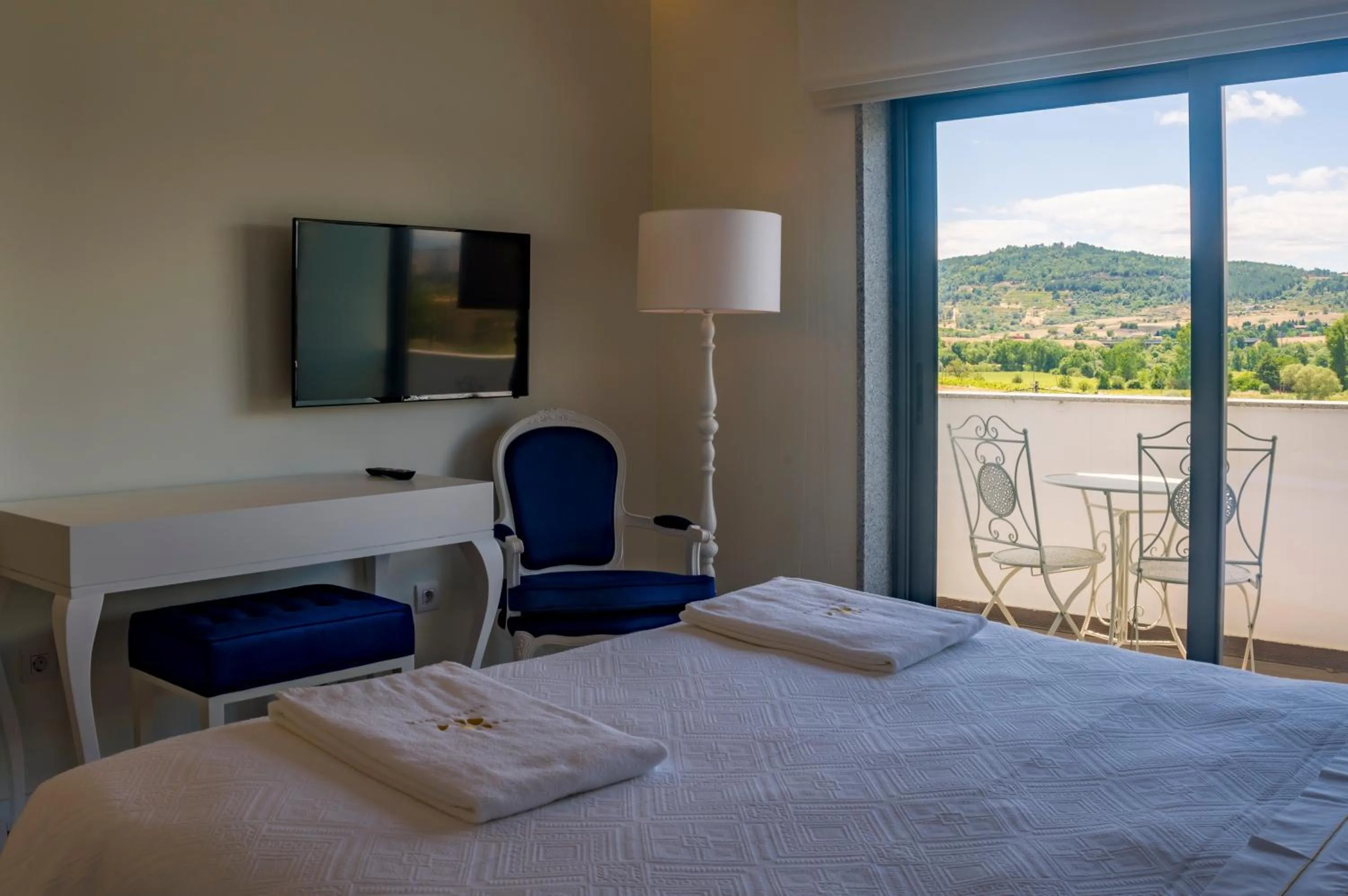 Bed in Terrace Serra Hotel