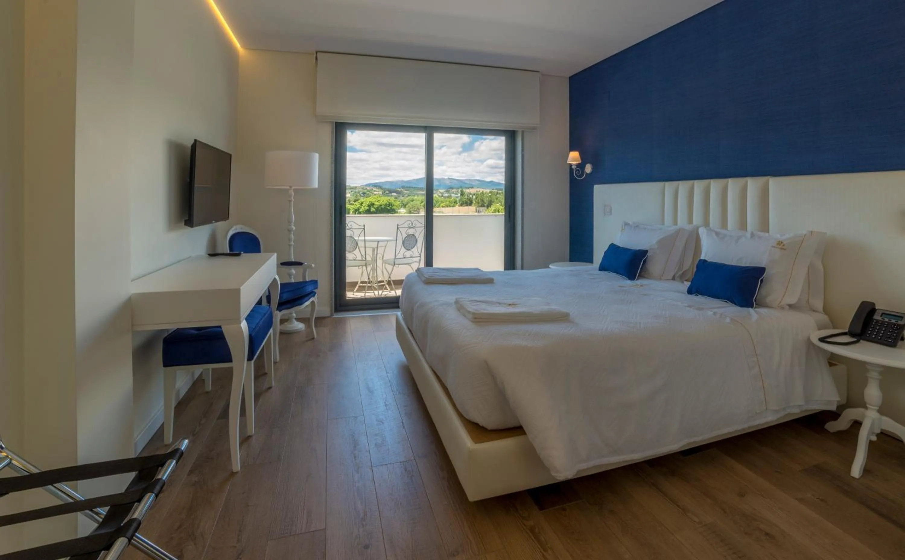 Photo of the whole room, Bed in Terrace Serra Hotel