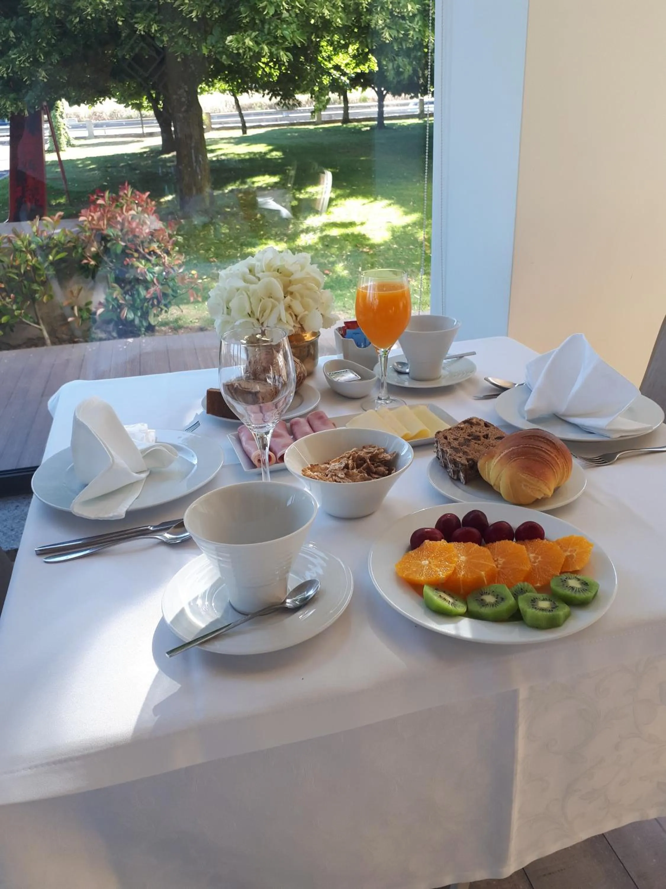 Breakfast in Terrace Serra Hotel