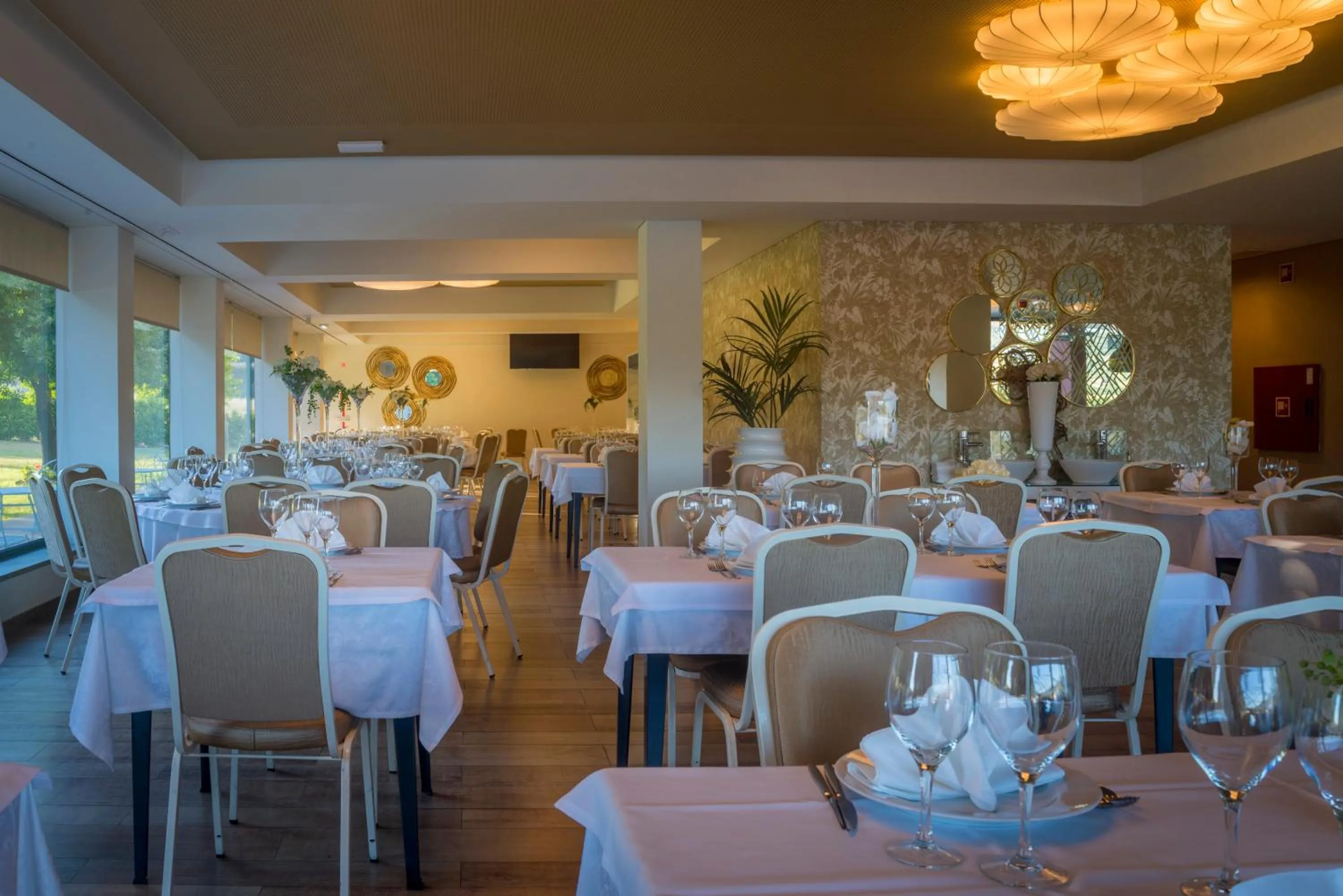 Restaurant/places to eat in Terrace Serra Hotel