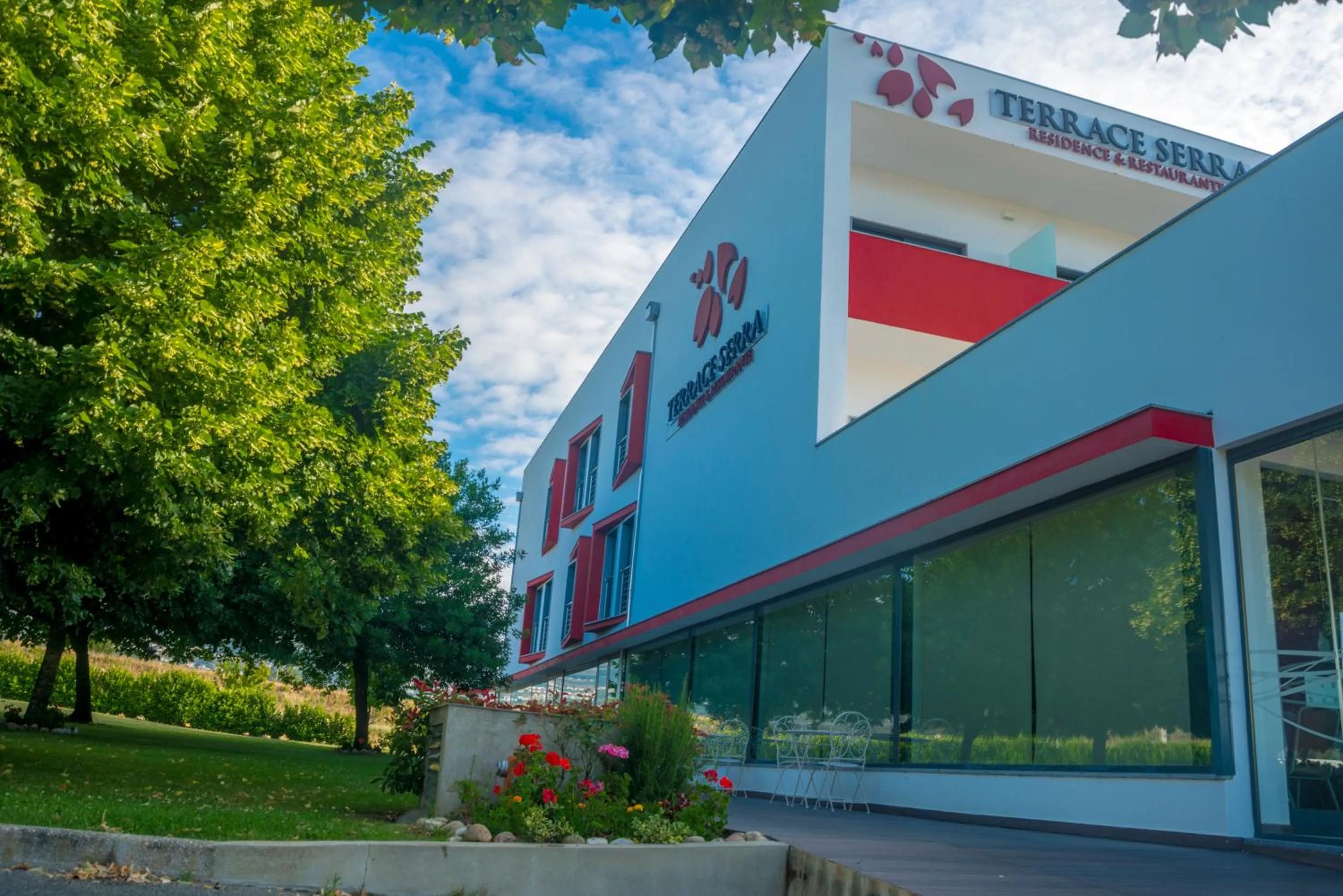 Property building in Terrace Serra Hotel