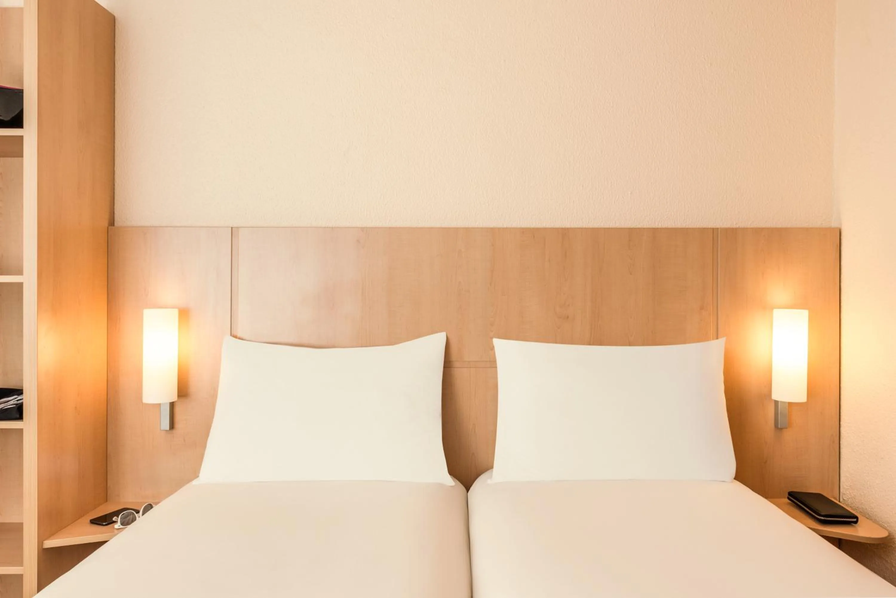 Bed in ibis Paris Porte de Bagnolet