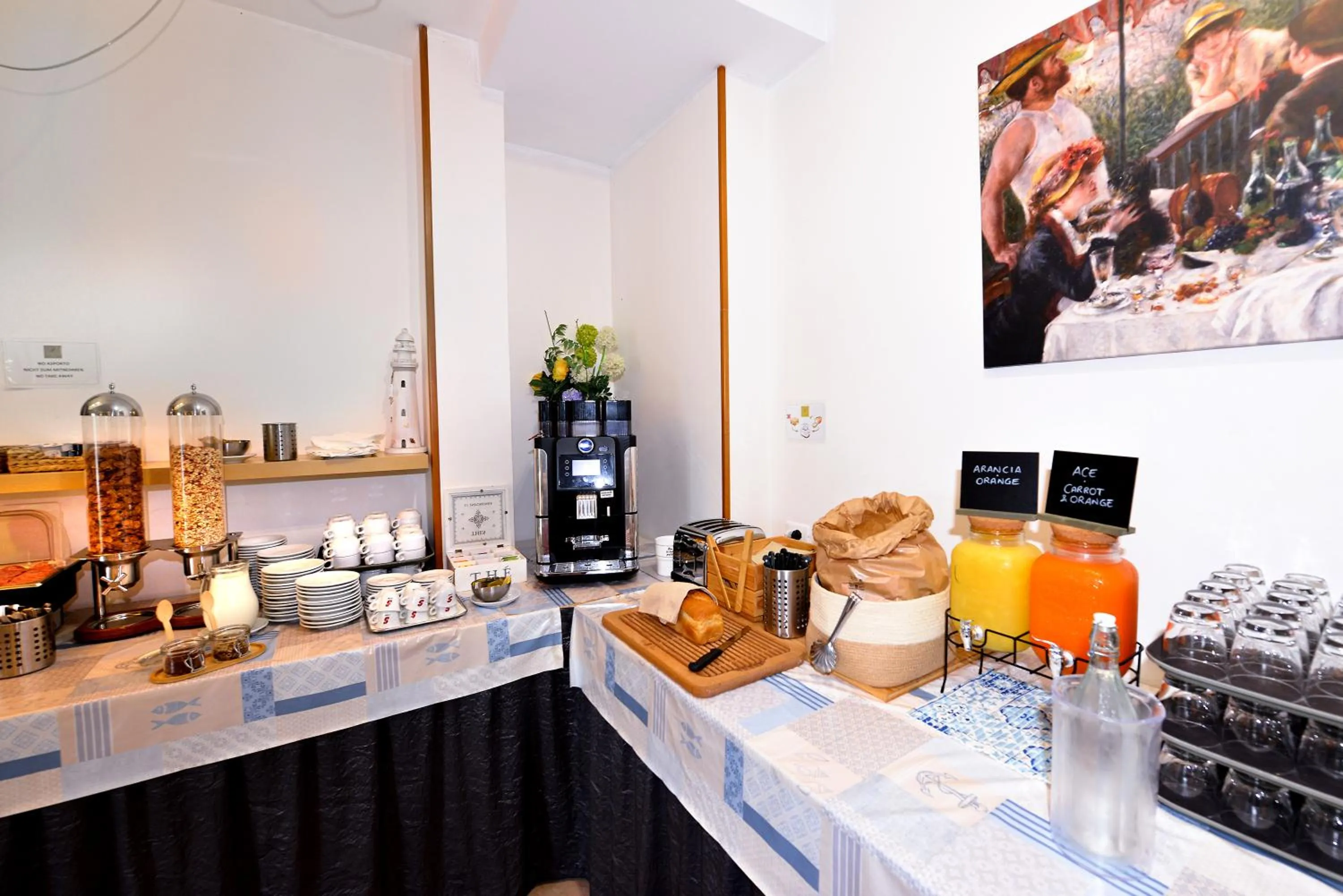 Buffet breakfast in Hotel Itta