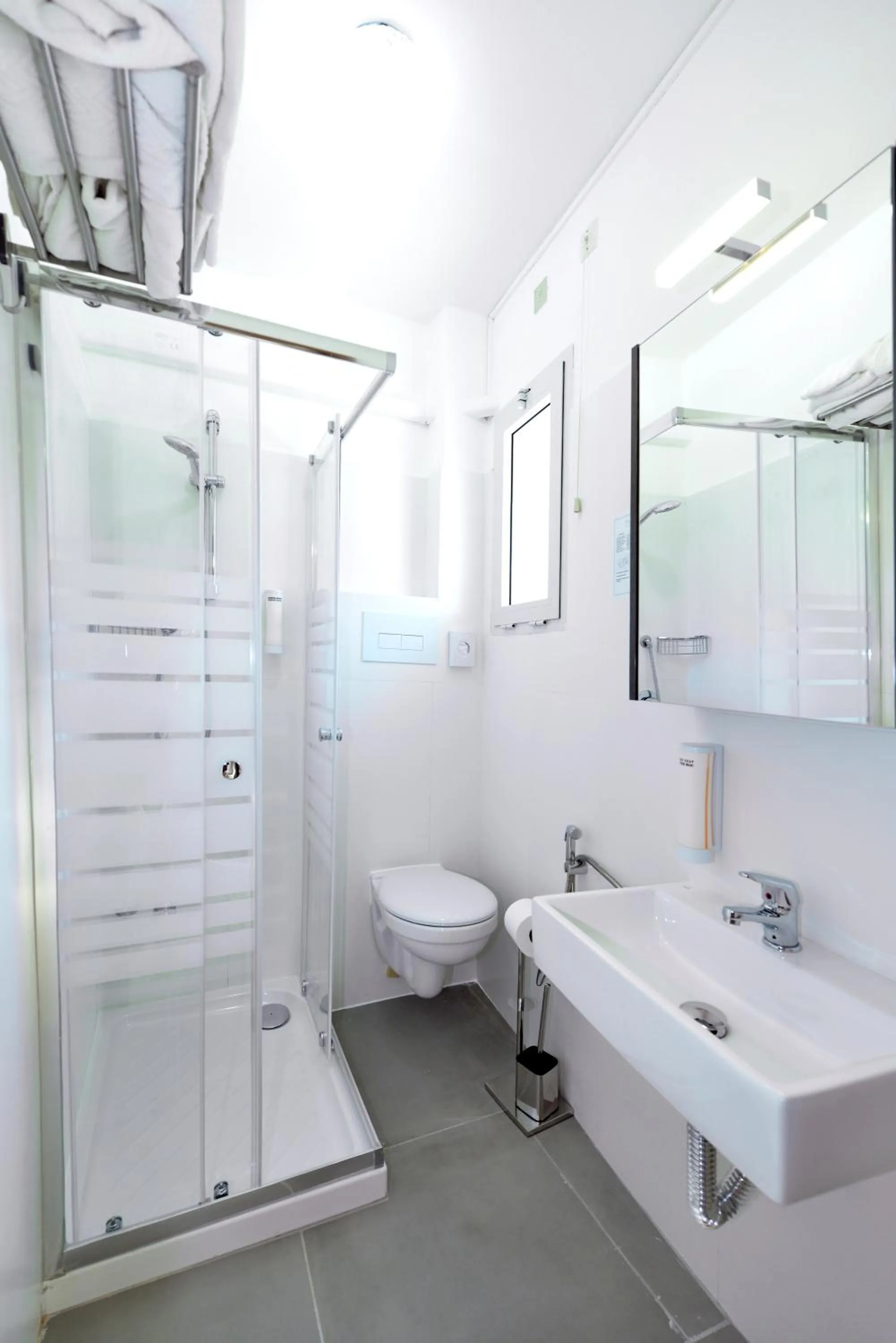 Shower in Hotel Itta