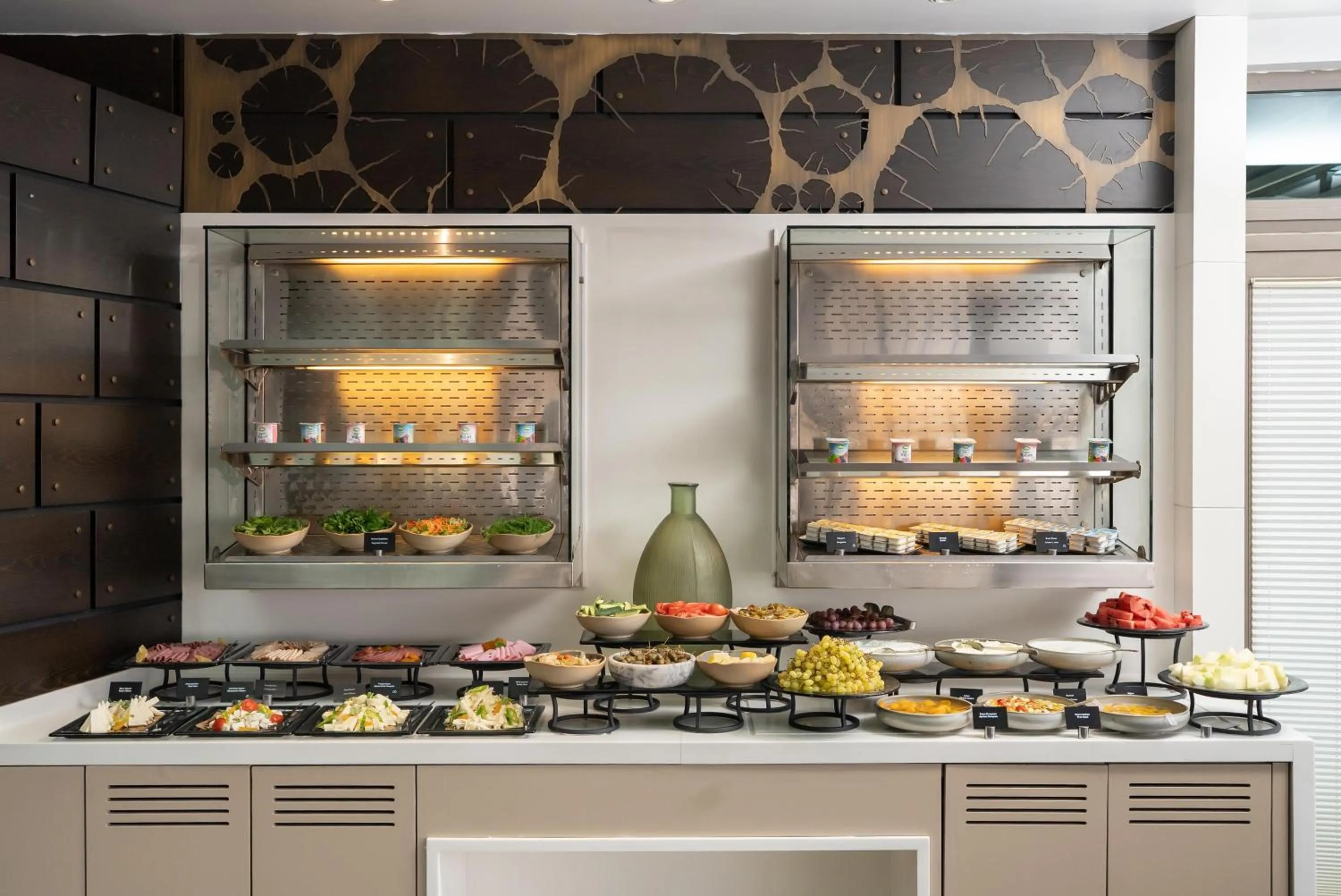 Restaurant/places to eat in Radisson Blu Hotel Istanbul Pera