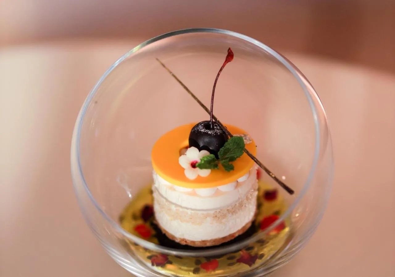 Food and drinks in E Hotel