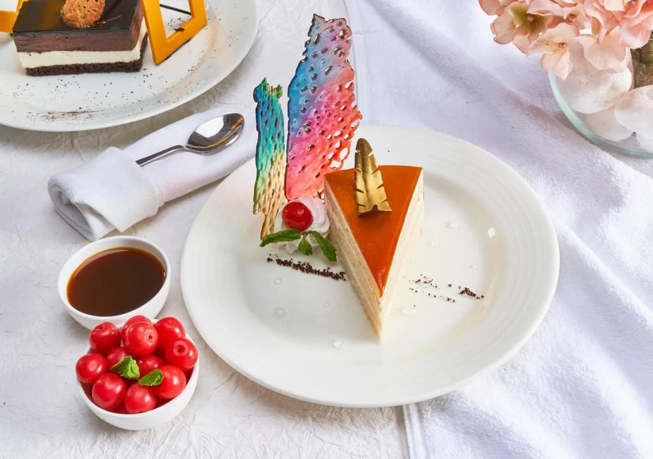 Food and drinks in E Hotel