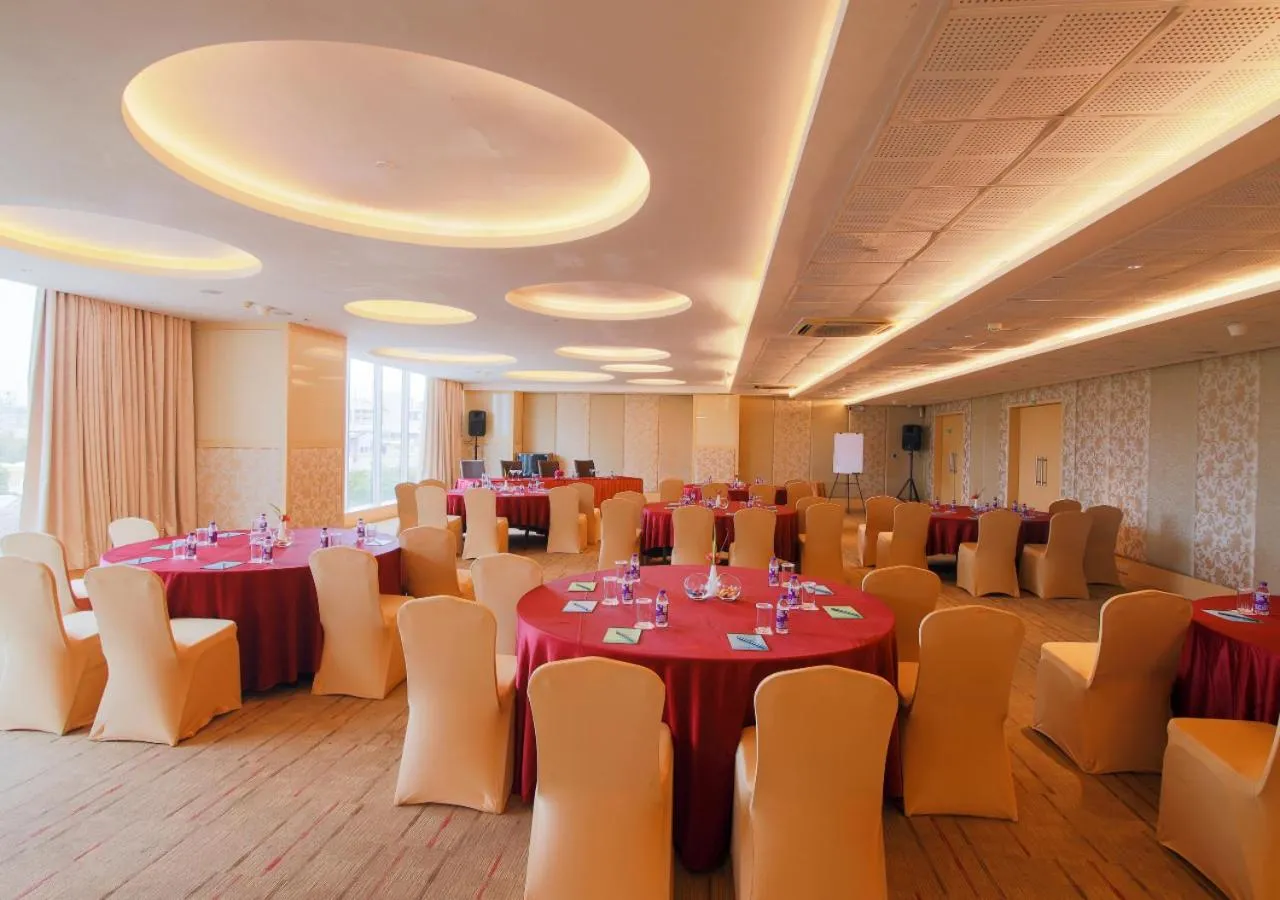 Banquet/Function facilities in E Hotel
