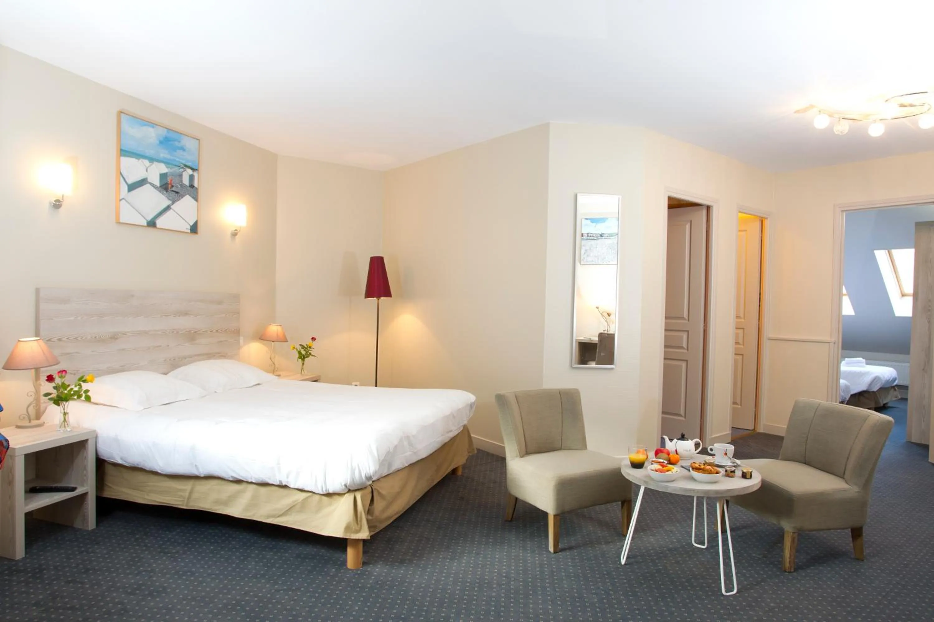 Photo of the whole room, Bed in Hotel du Port et des Bains