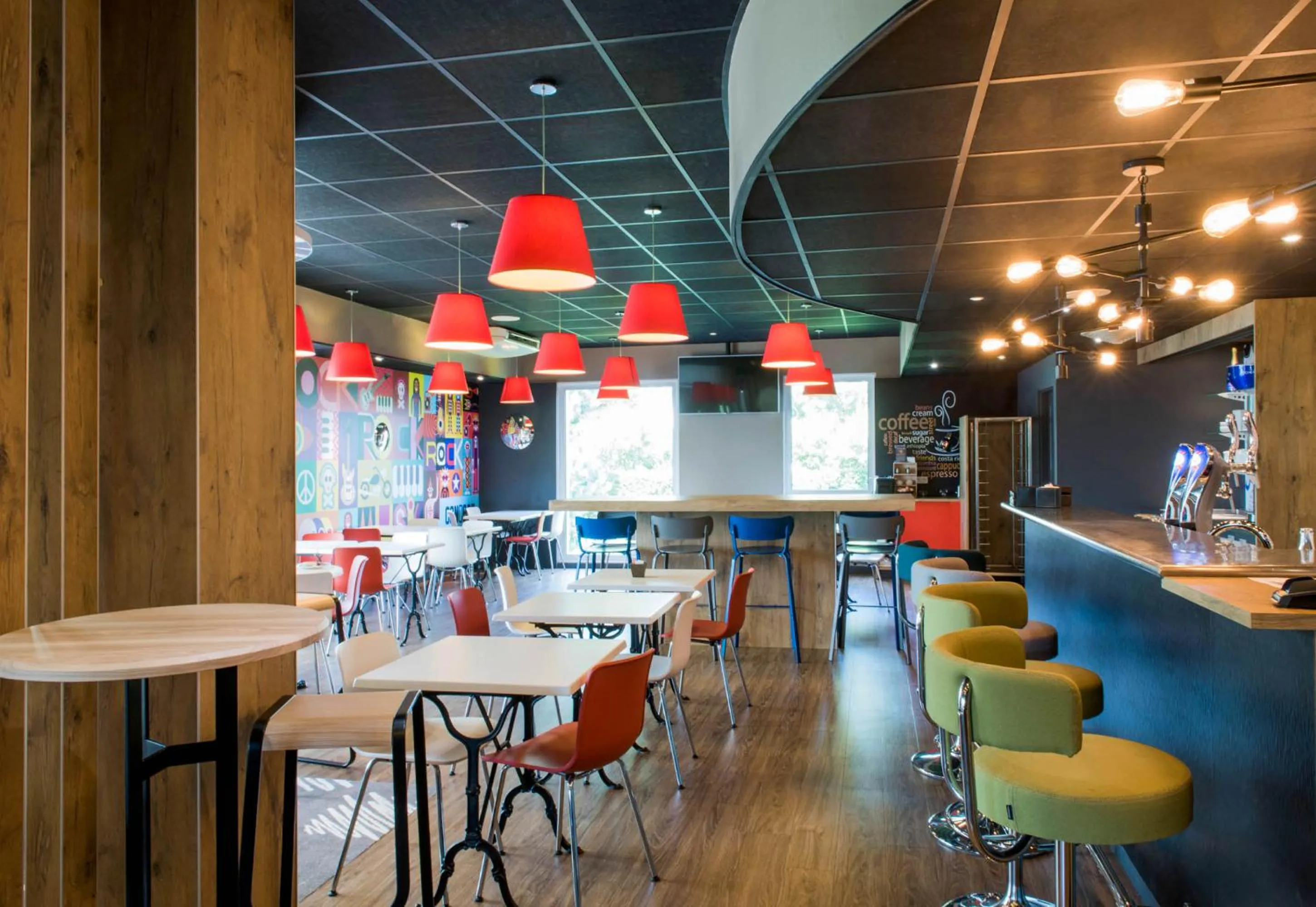 Restaurant/places to eat in B&B HOTEL Thionville Yutz Route du Luxembourg