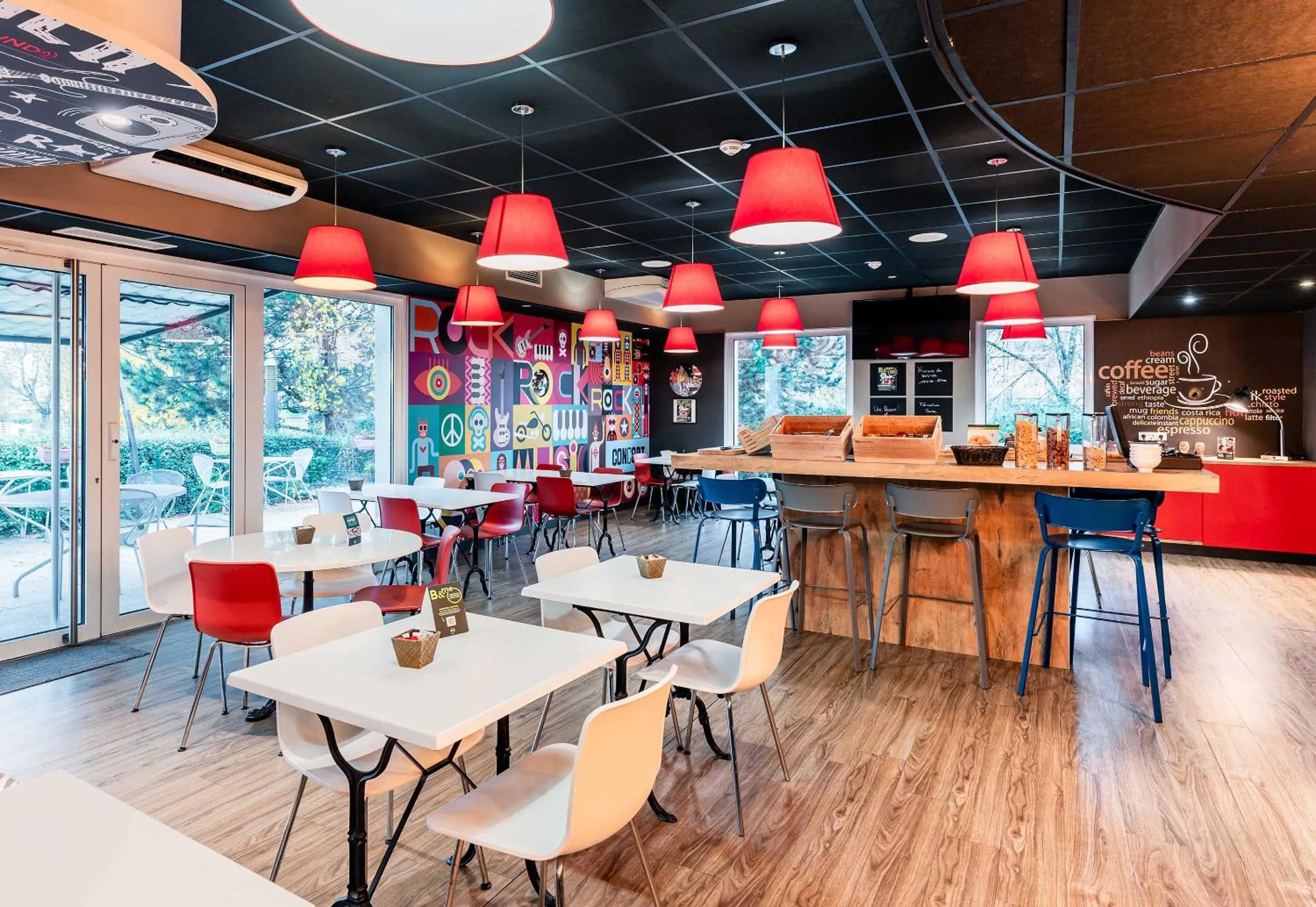 Restaurant/places to eat in B&B HOTEL Thionville Yutz Route du Luxembourg