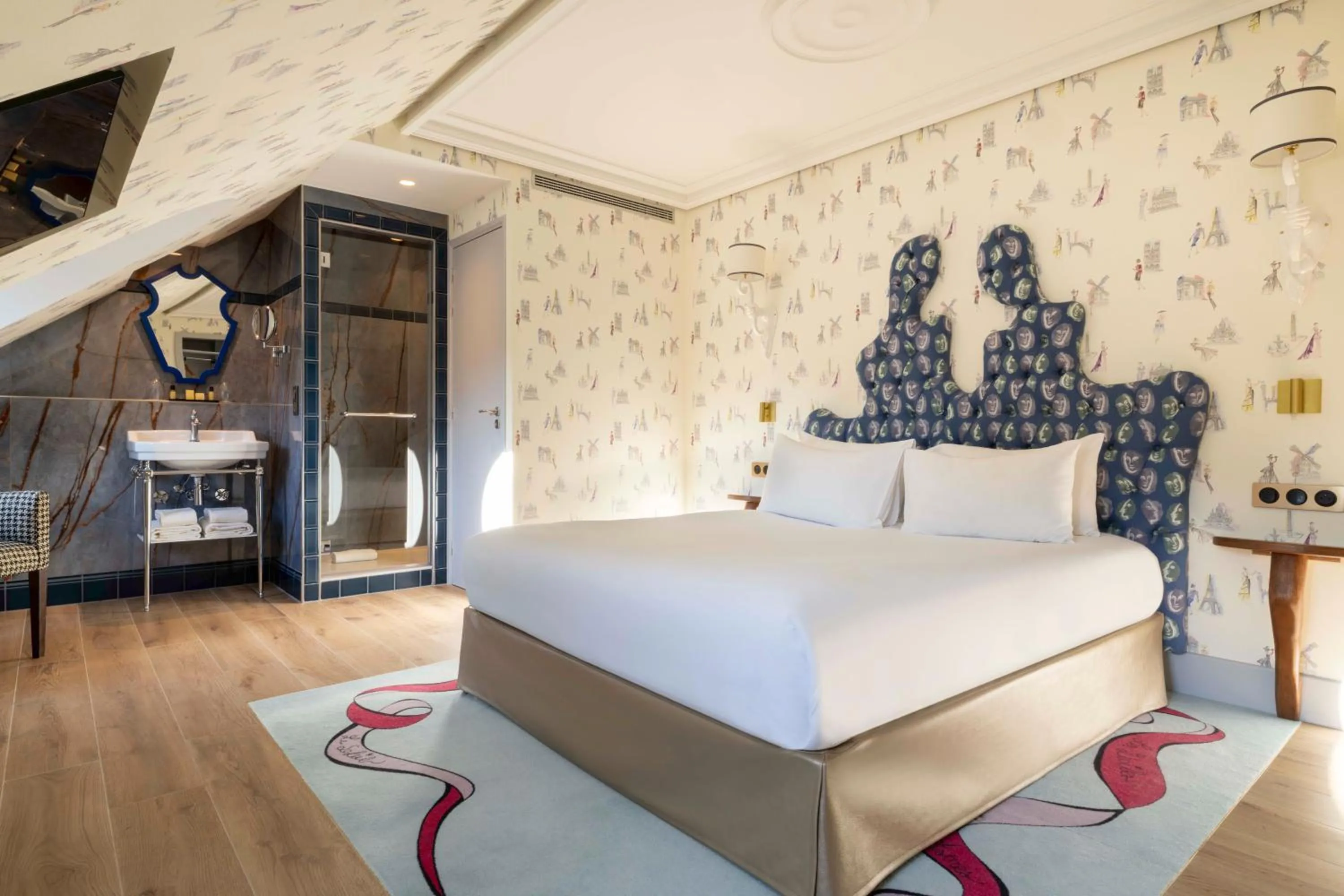 Bedroom, Bed in Hôtel Le Magnifique Ex Hôtel Le M